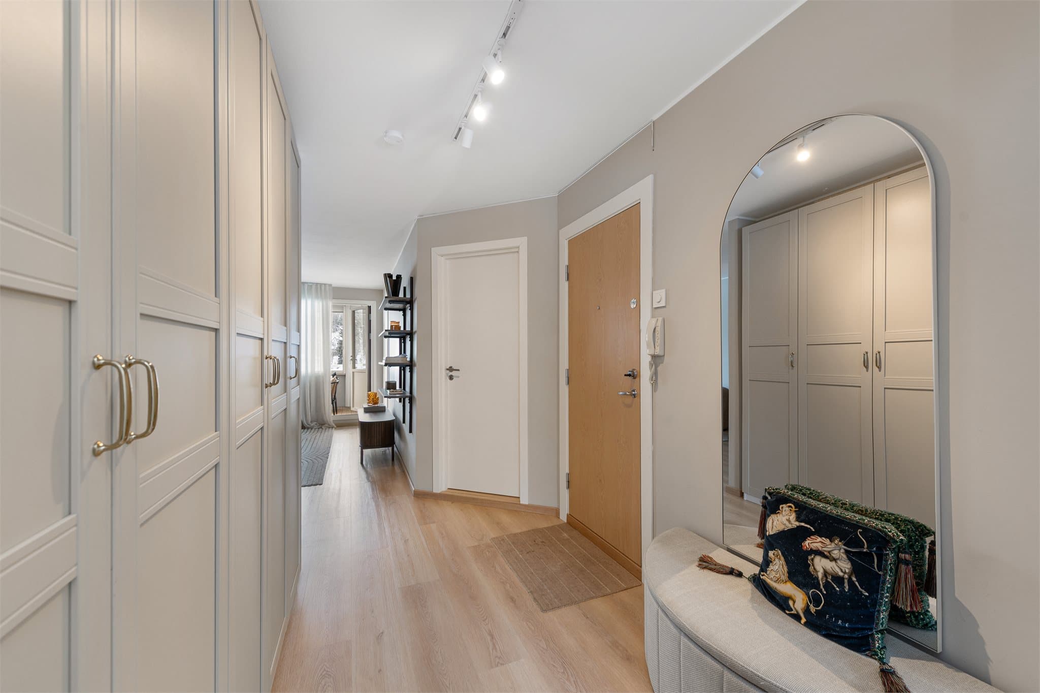 Entré/ gang med smarte innredningsvalg