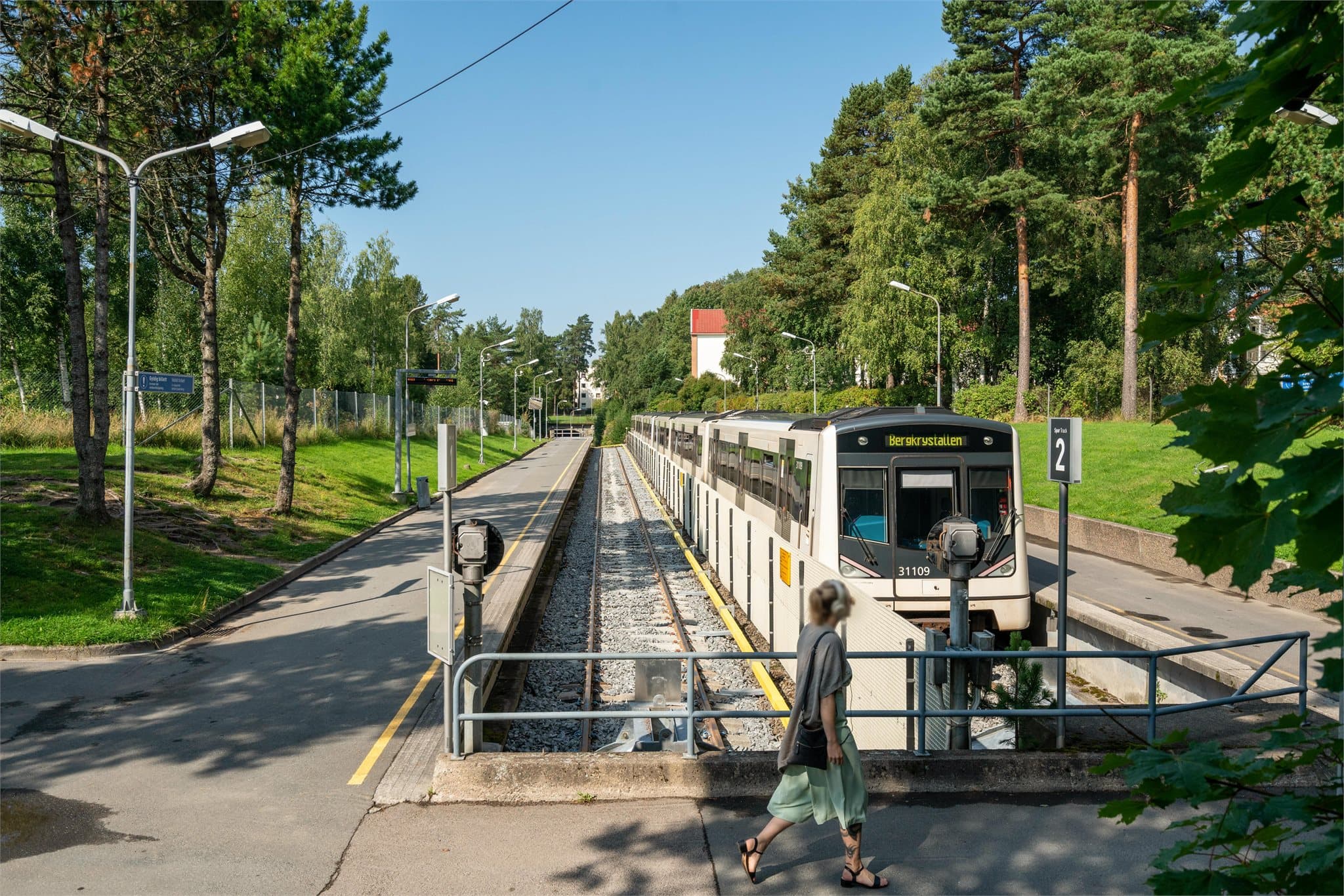 Fra boligen er det kun 5 minutters gange til Bergkrystallen T-banestasjon, med direkte linjer til Oslo sentrum.