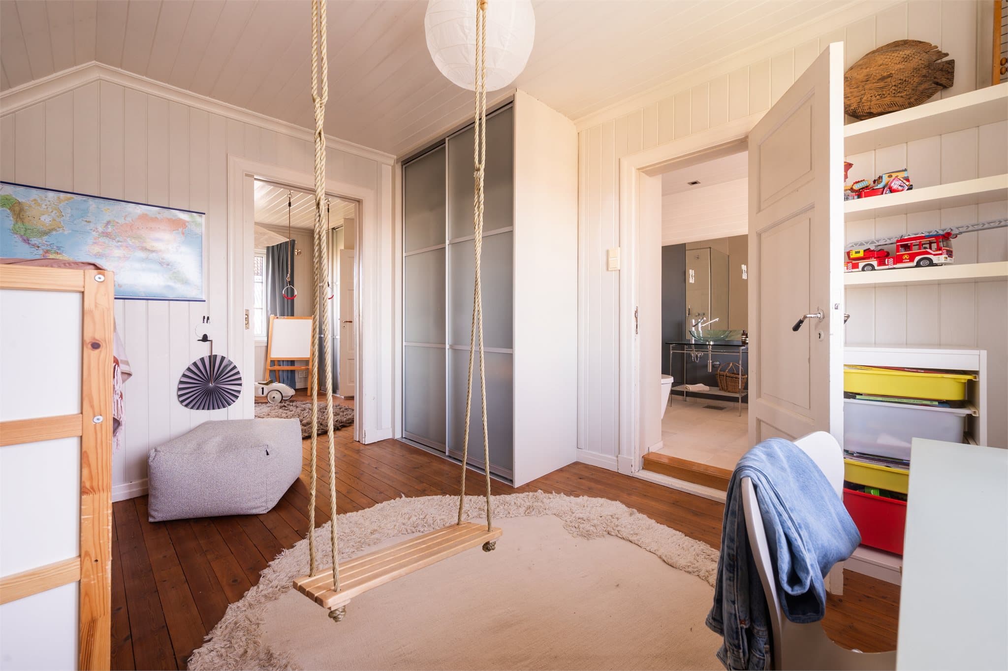 Her er det svært god plass til å innrede etter behov og ønske.