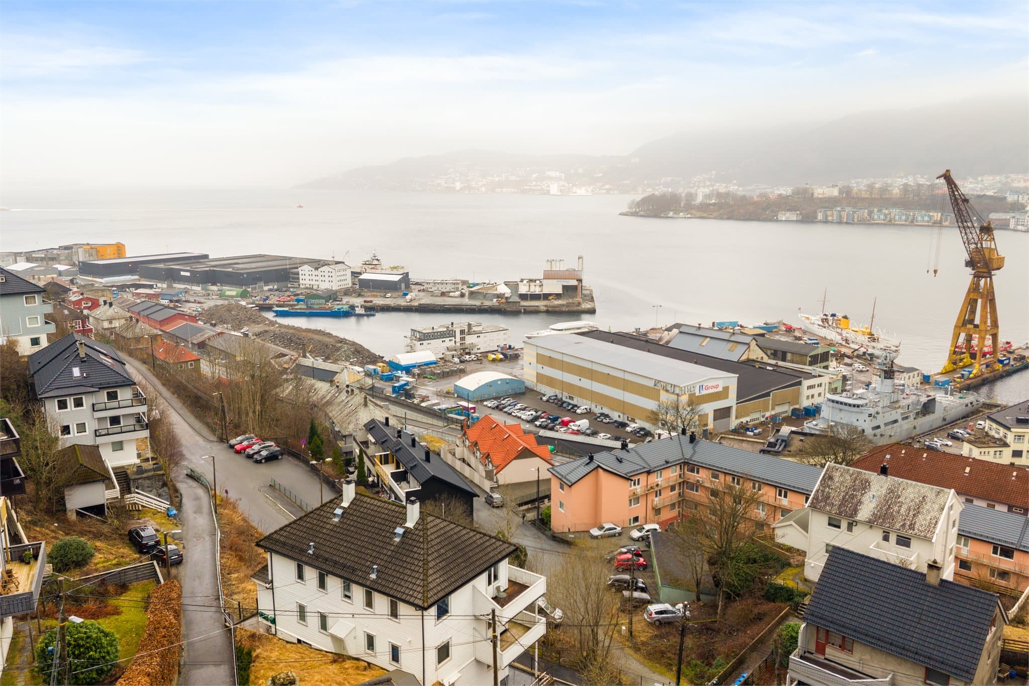 - Det ligger flere barnehager og skoler i nærheten -