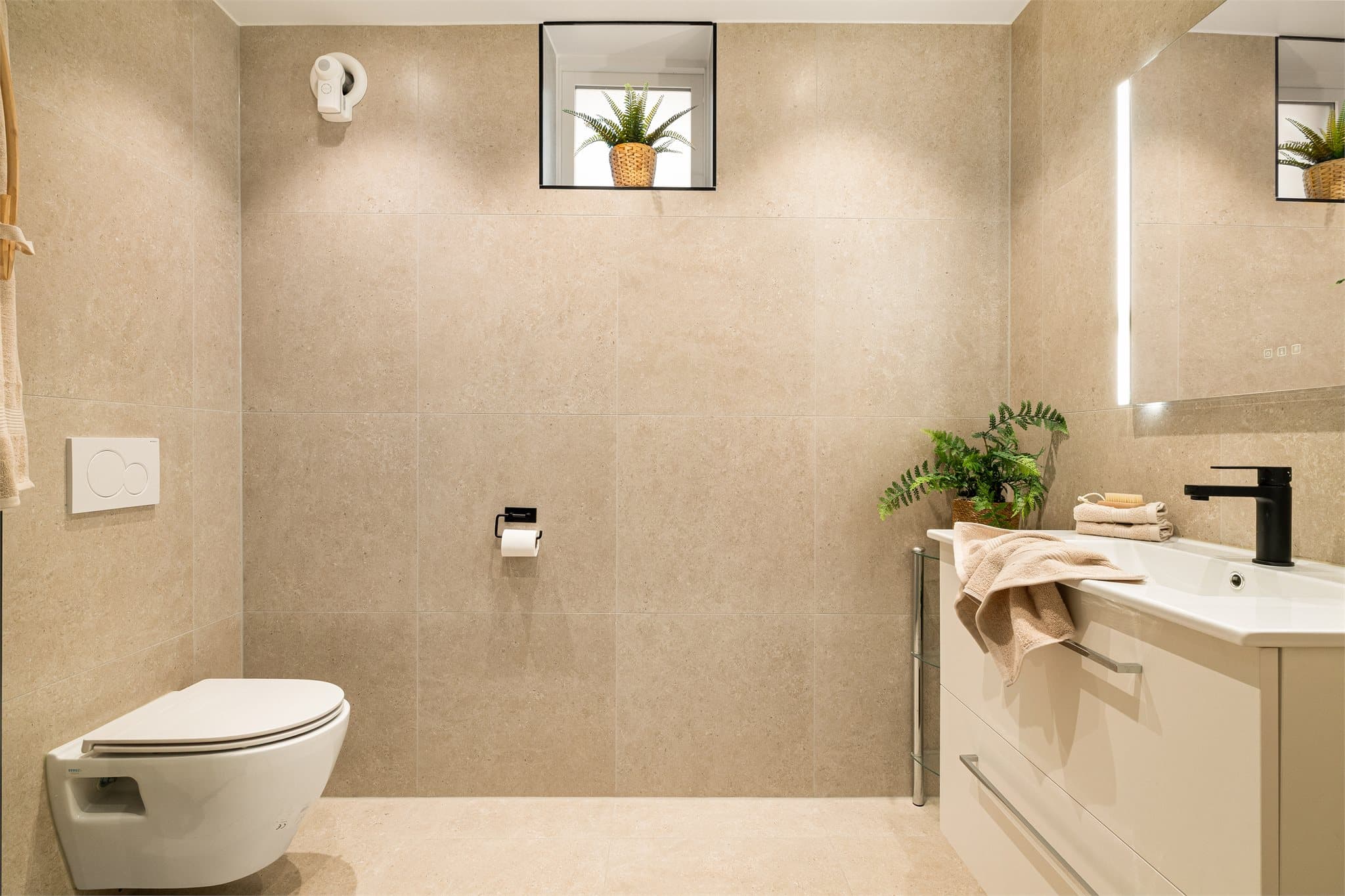 - Lekkert, helfliset bad som måler 4m² -