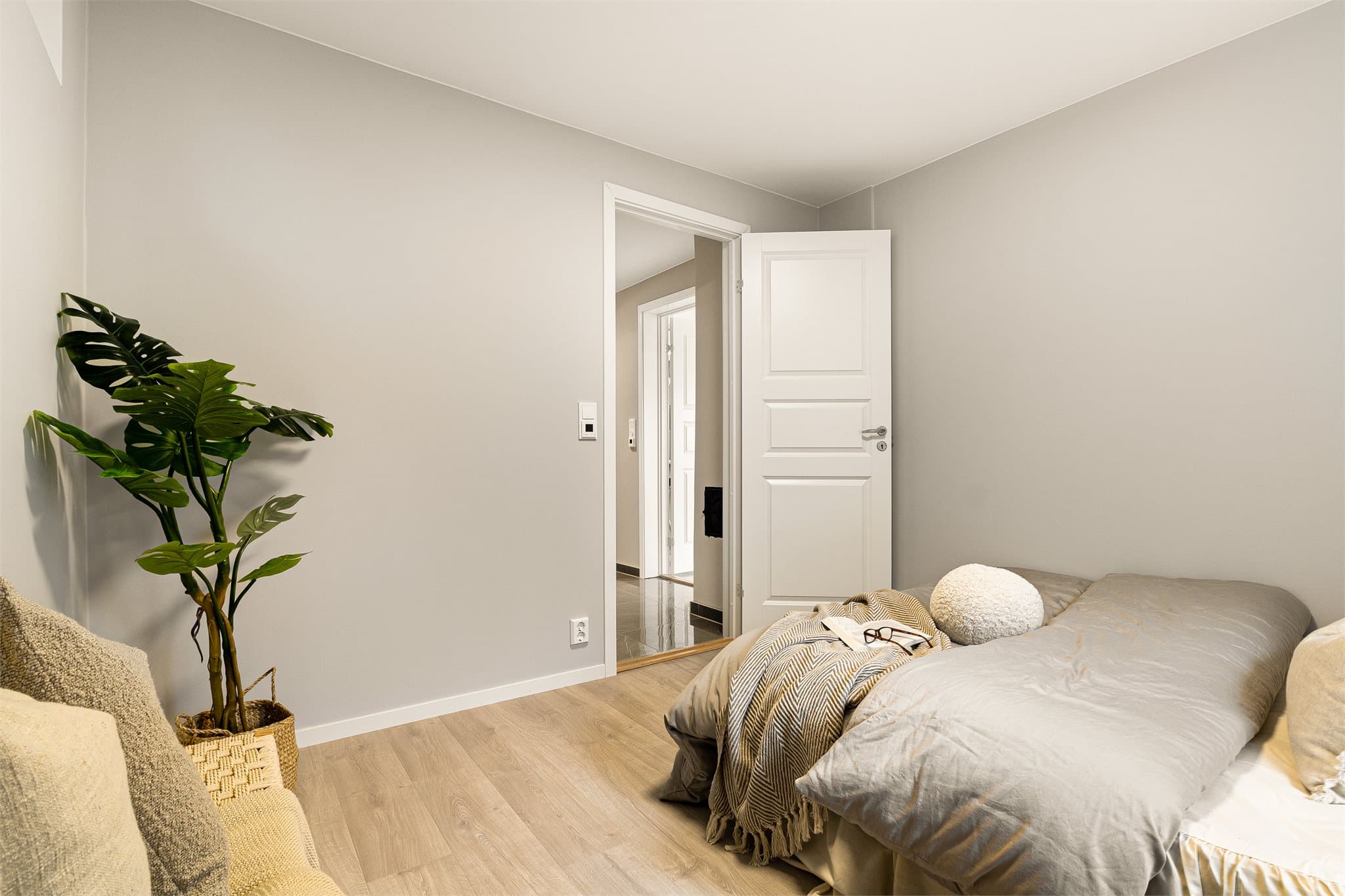 - Også her har man godt med plass til seng i ønsket størrelse og til øvrig møblement -