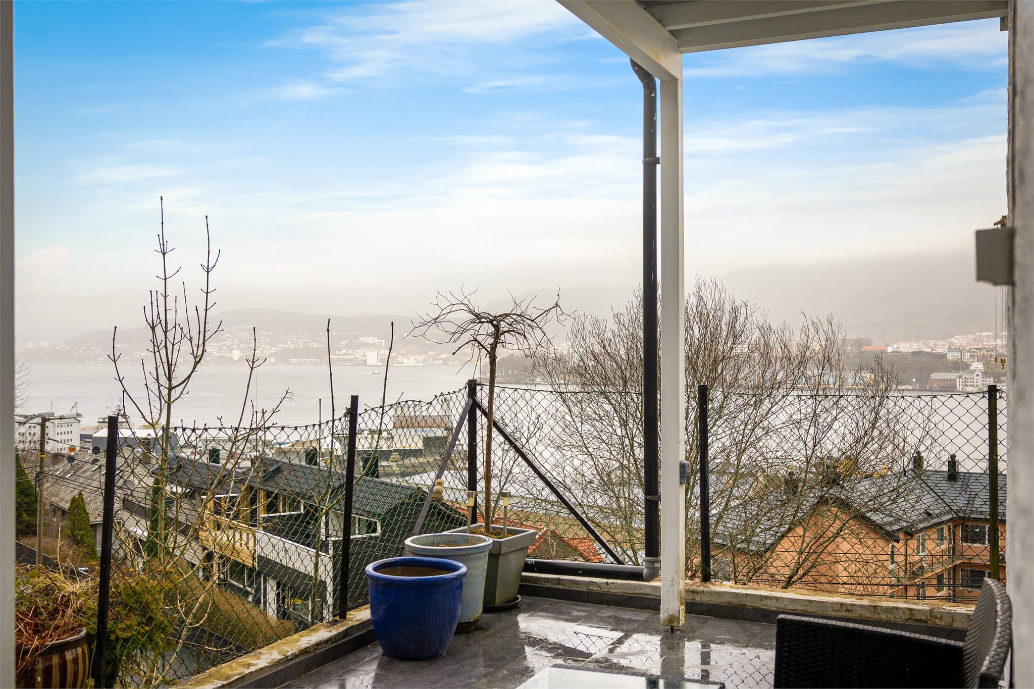 - Bosett deg sentralt i et boligområde med nærhet til alt hverdagen har å by på! -