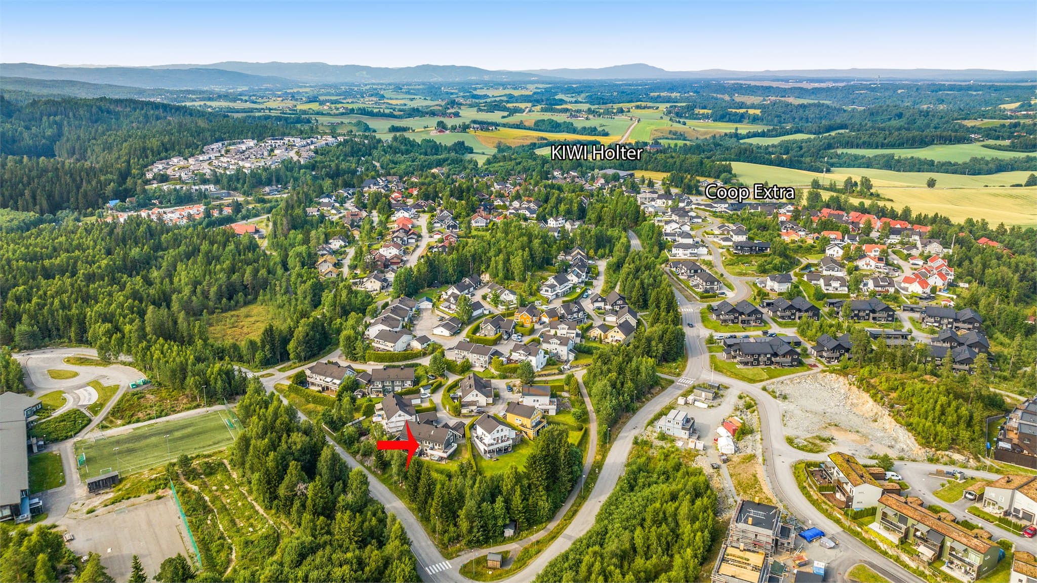 Her bor man i et hyggelig og barnevennlig boligområde med kort vei til butikker, skole og barnehage