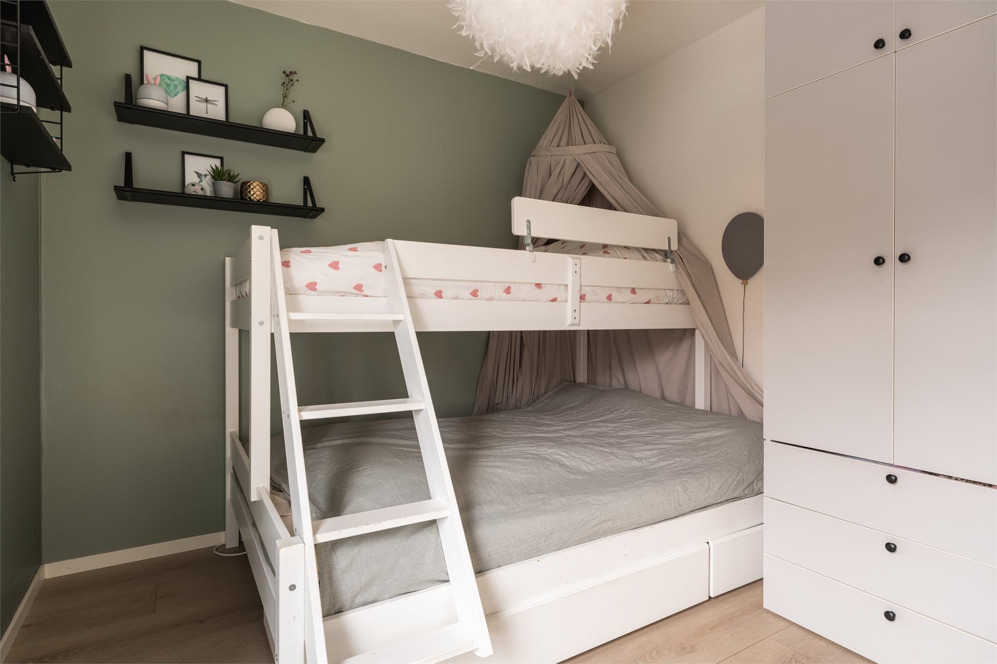 Et fleksibelt rom som egner seg godt som barnerom, gjesterom eller hjemmekontor.