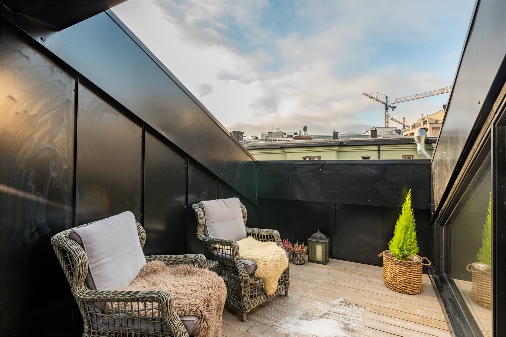 Dette er virkelig et hjem som gir pusterom i en ellers pulserende storby.