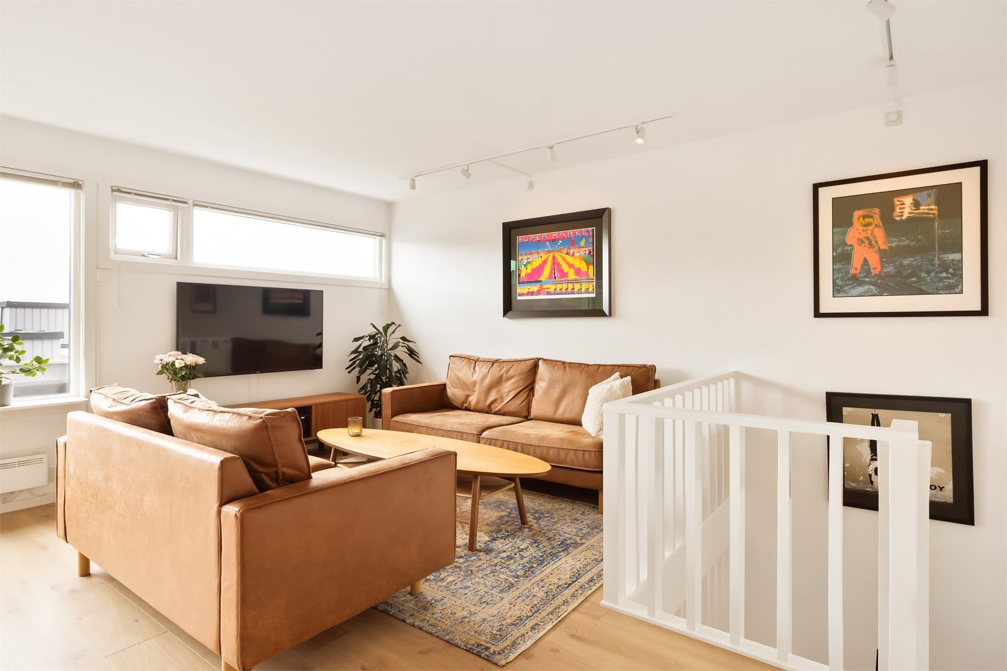 - God oppbevaringmuligheter i to eksterne boder på 1,9m² og 2,5m² -