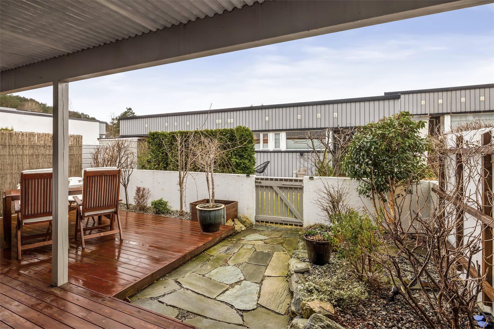 - Uteområdet måler hele 25m², med god plass til ønsket møblement -