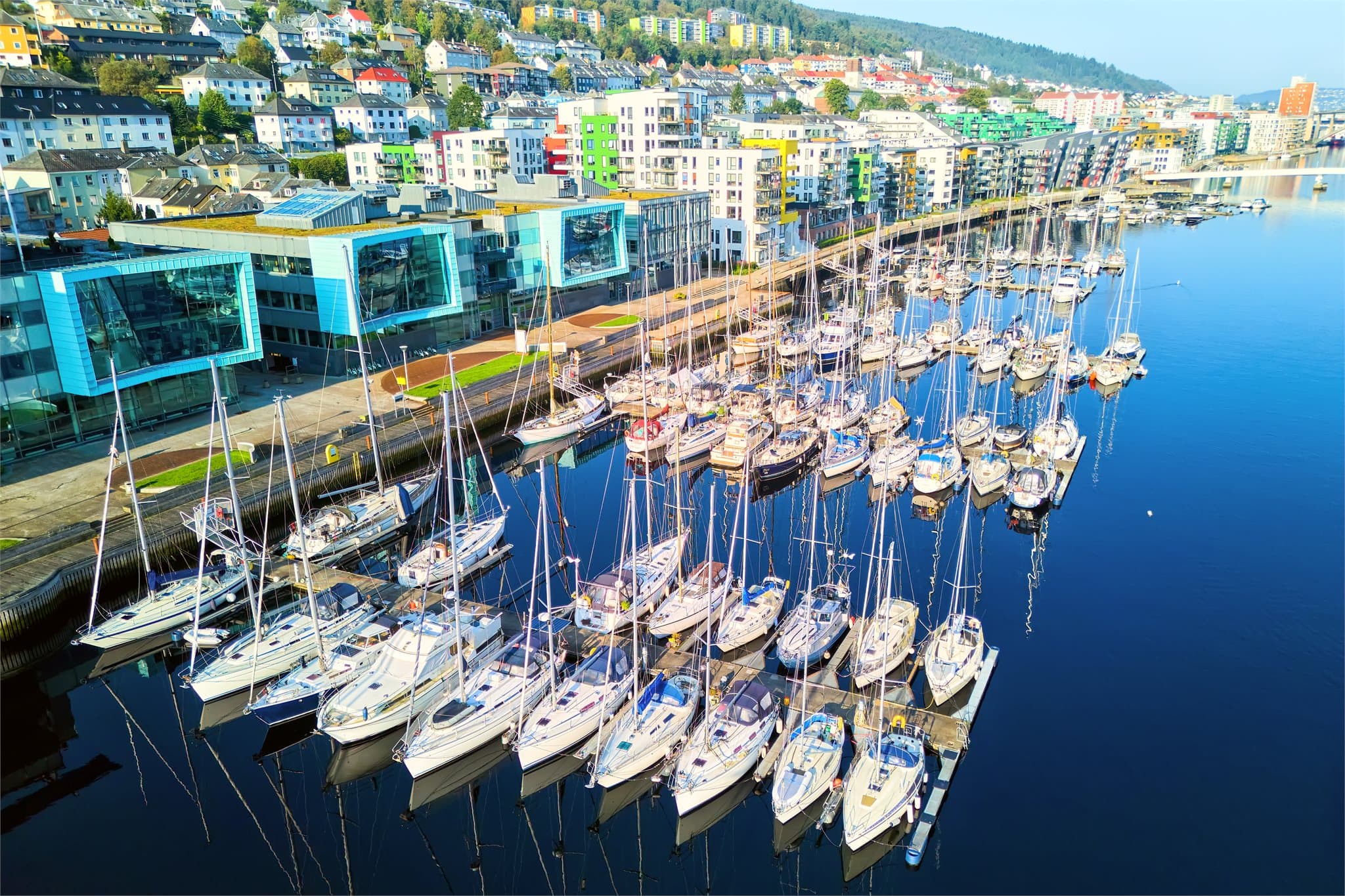 - Oversiktsbilde av Marineholmen og Solheimsviken –