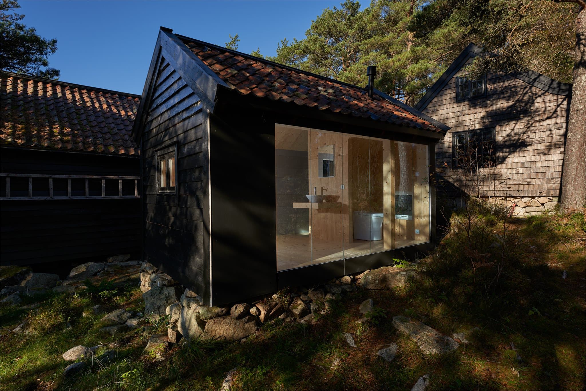 - Bygningen var tidligere brukt som vedskur -