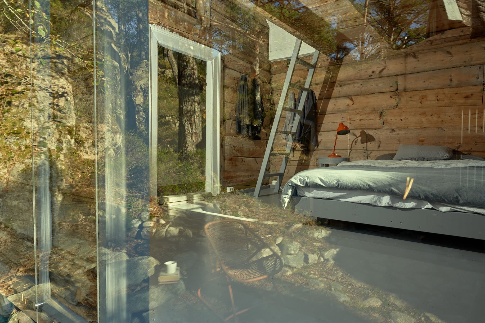 - Store vindusflater gir godt med lysinnslipp og nydelig utsyn -