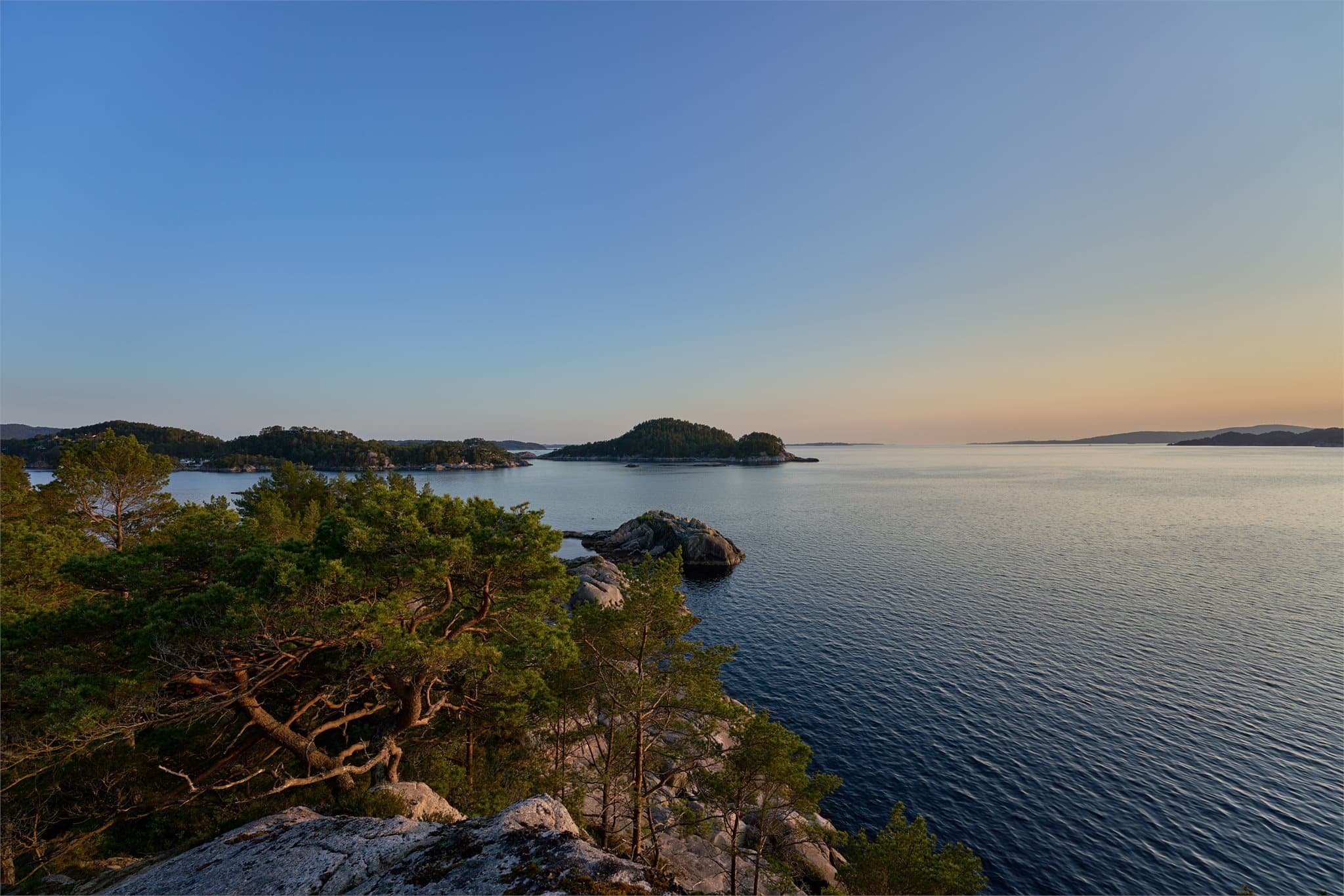 - Velkommen til Vassvika, en sjeldent flott fritidsperle beliggende helt ytterst i nydelige Lysefjorden, restaurert av den anerkjente arkitekten Todd Saunders -