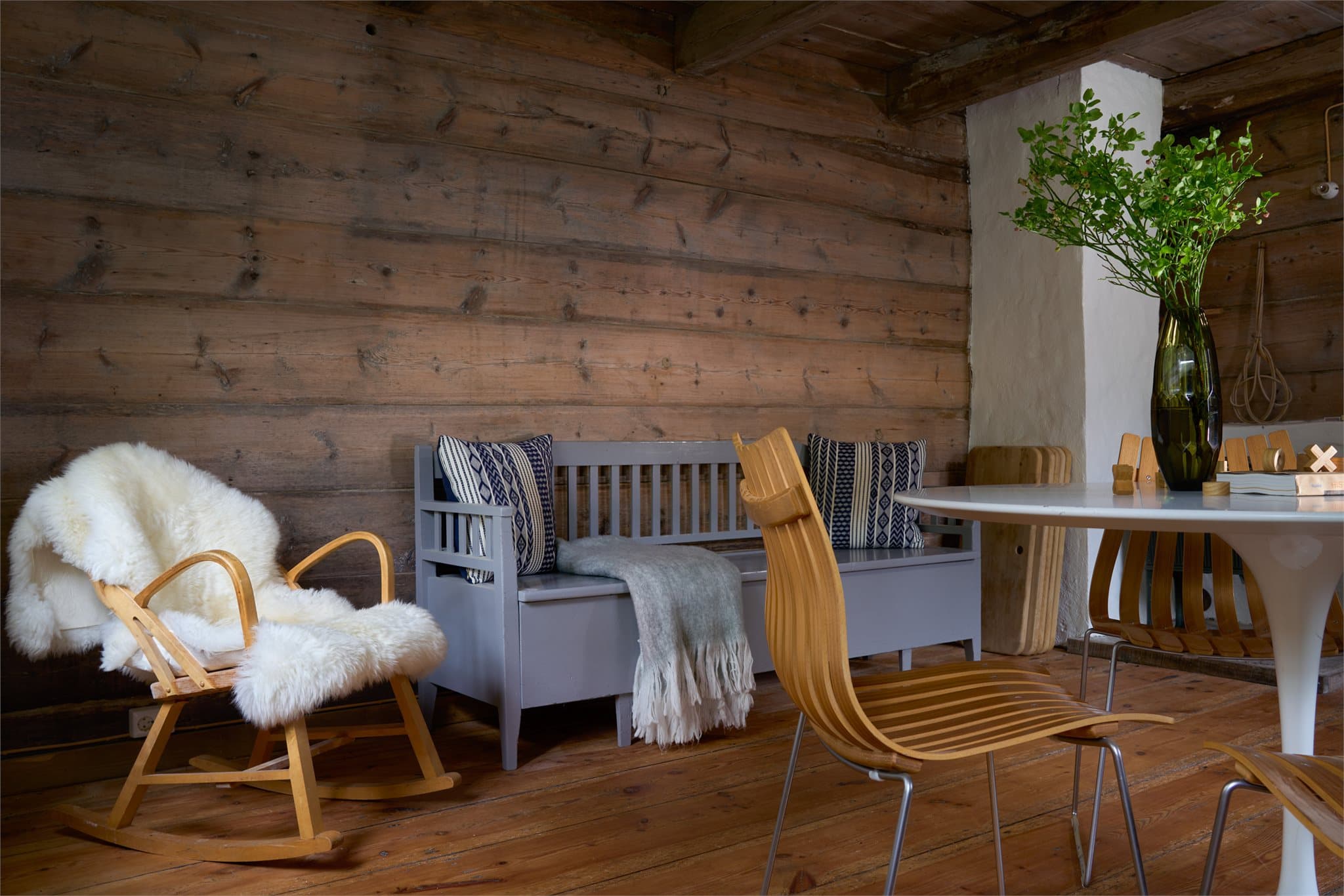 - Godt med plass til et hyggelig frokostbord og øvrig møblement -