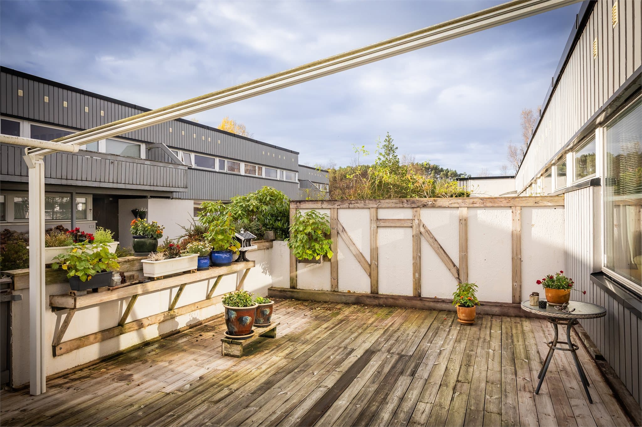 Sørvendt terrasse på 35,8 m² med utgang fra stue