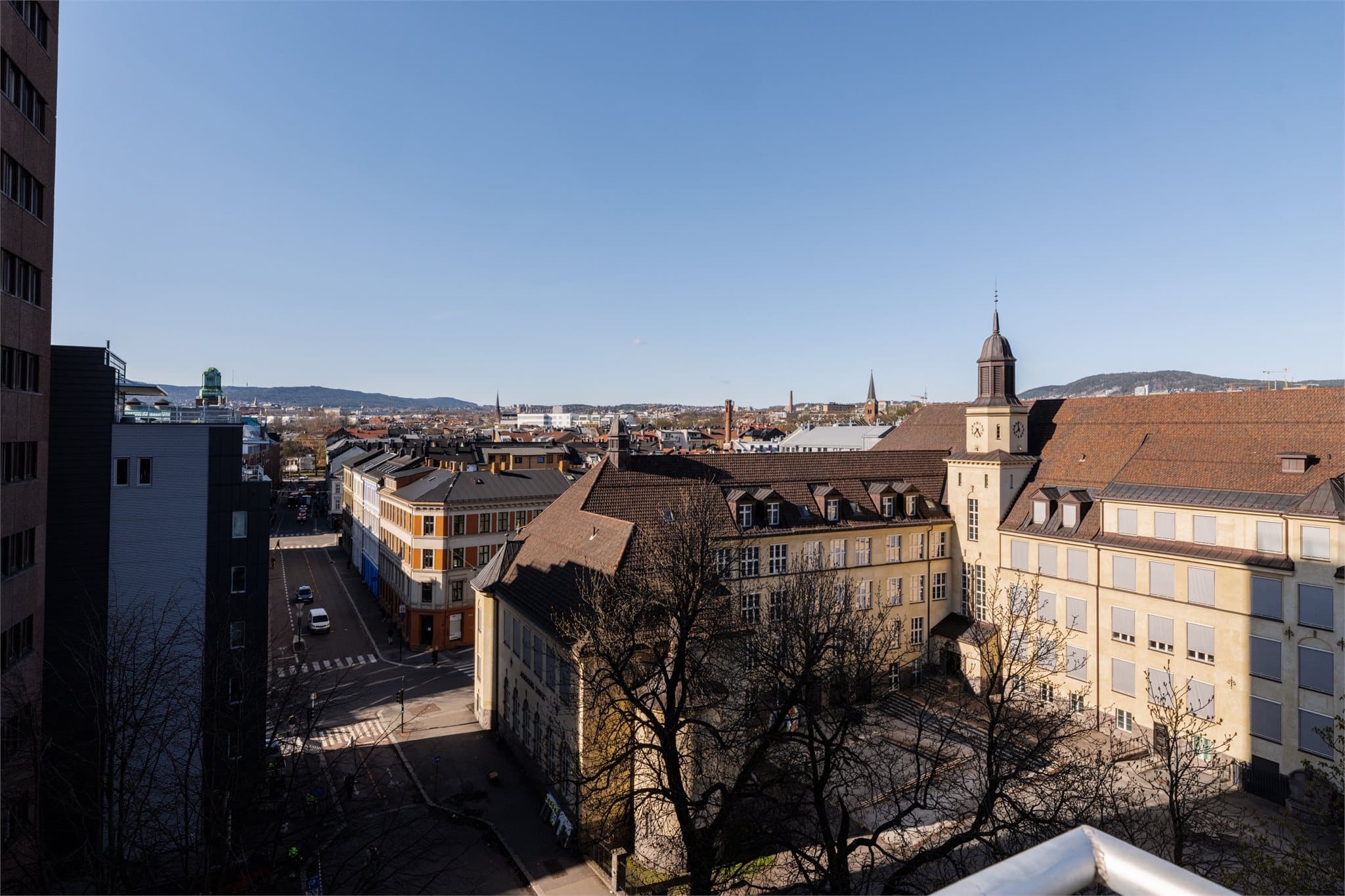 Fra toppen har du flott utsikt og full oversikt over nærområdet