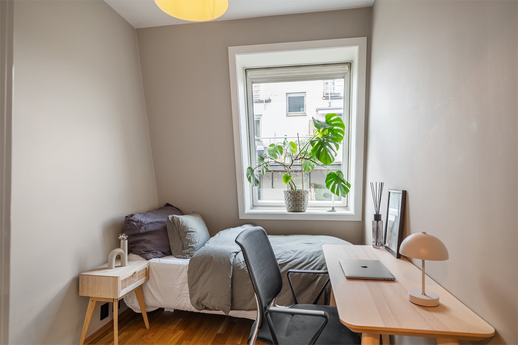 Soverom ll egner seg ypperlig som gjesterom, barnerom eller kontor.