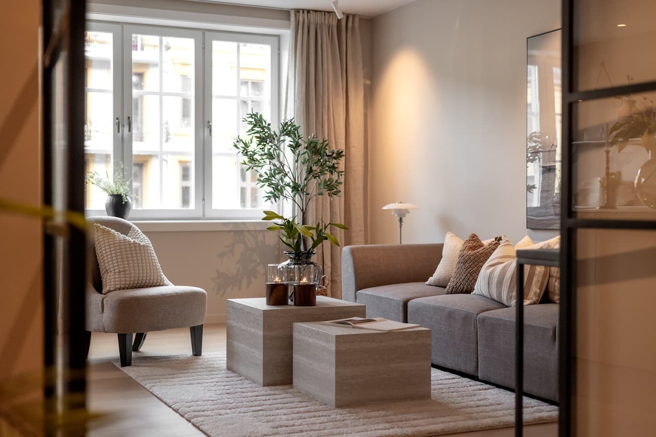 Stilrene takhengte gardiner medfølger.