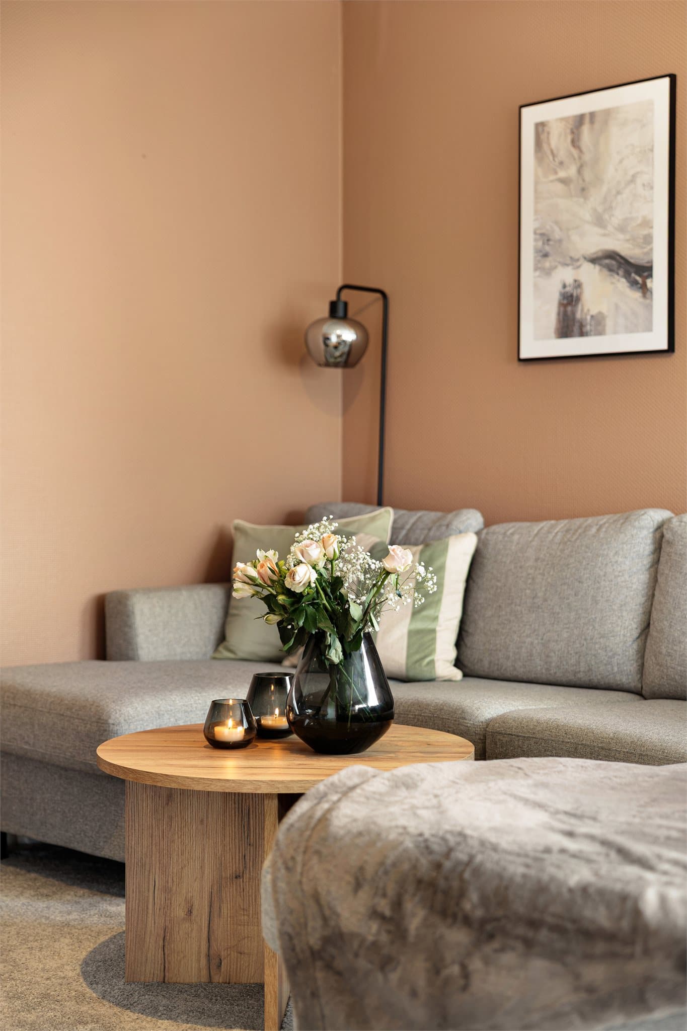 I nærområdet finner du dagligvarebutikk kun ca. 4 minutters gange fra boligen.