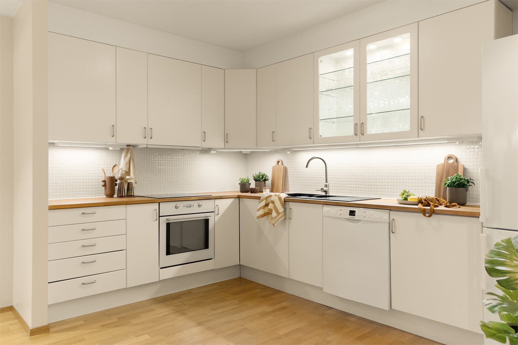 - Den gode skap- og benkplassen gjør matlagingen til en drøm! -