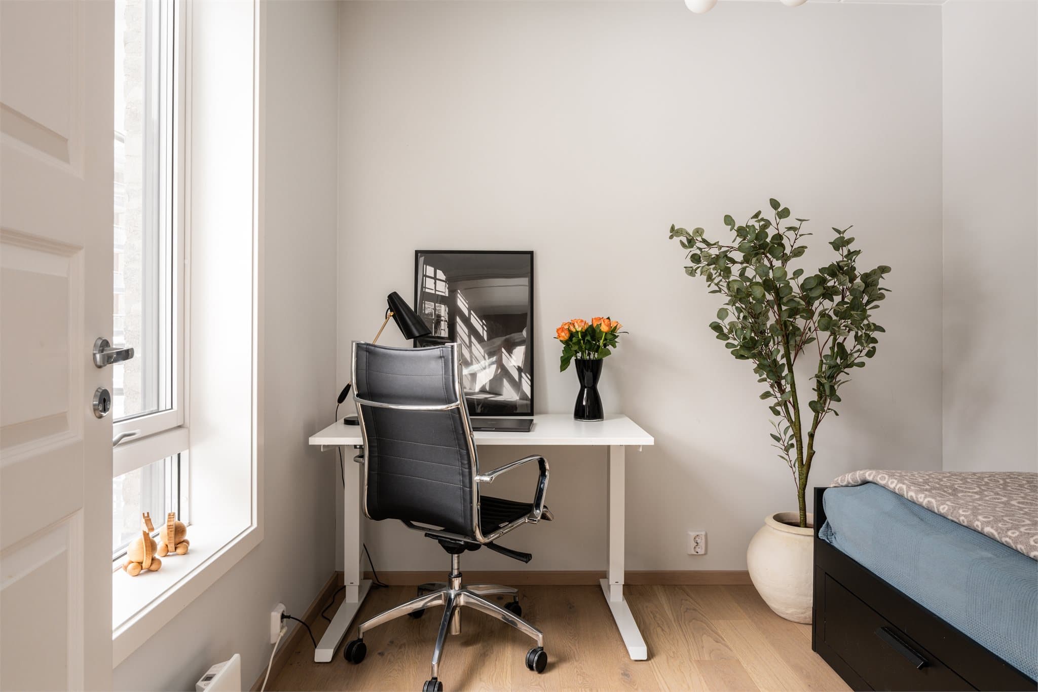 Dette soverommet egner seg ypperlig som gjesterom eller kontor.