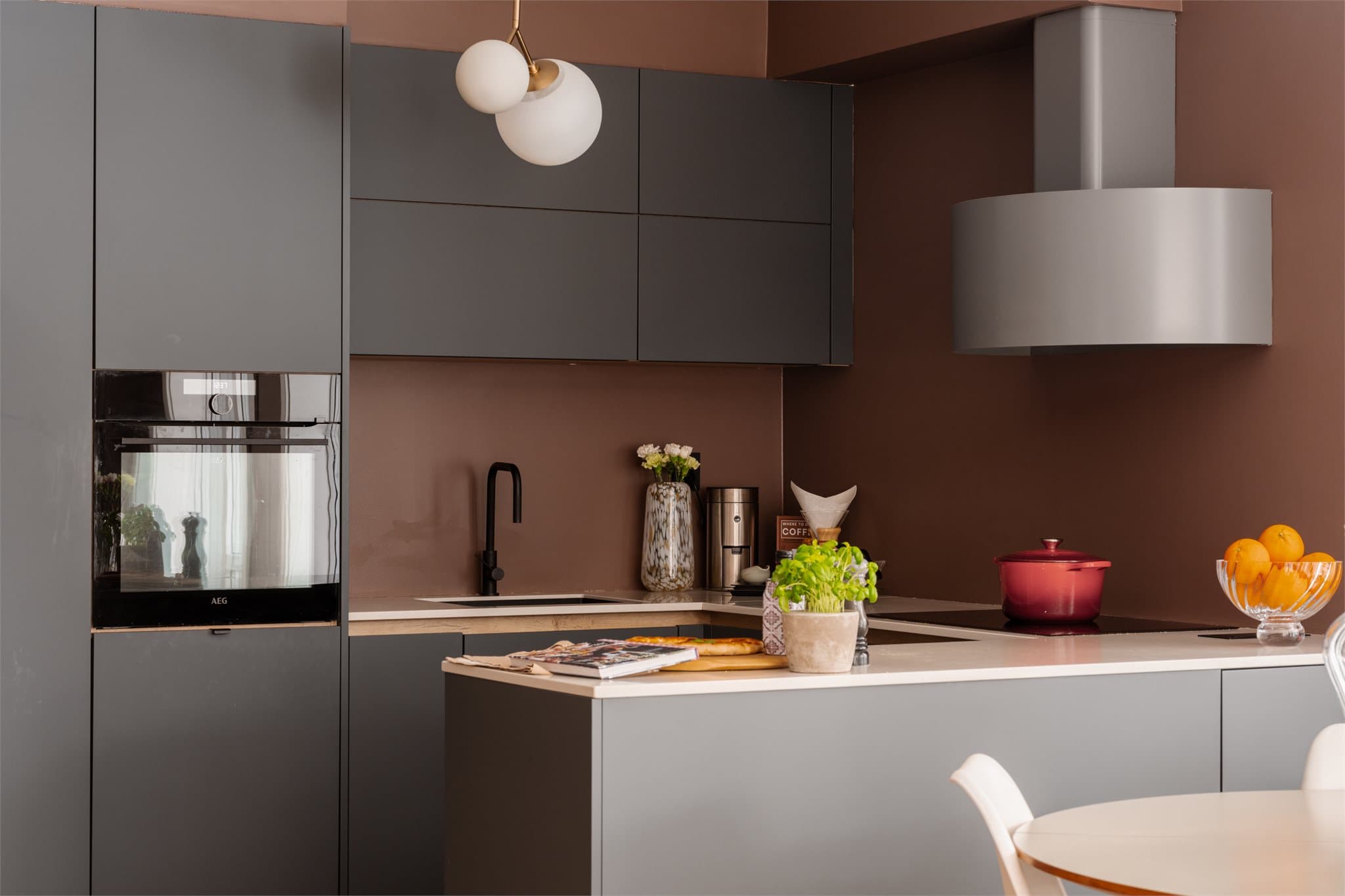 Påkostet og stilrent kjøkken fra kvalitetsleverandøren Rotpunkt.