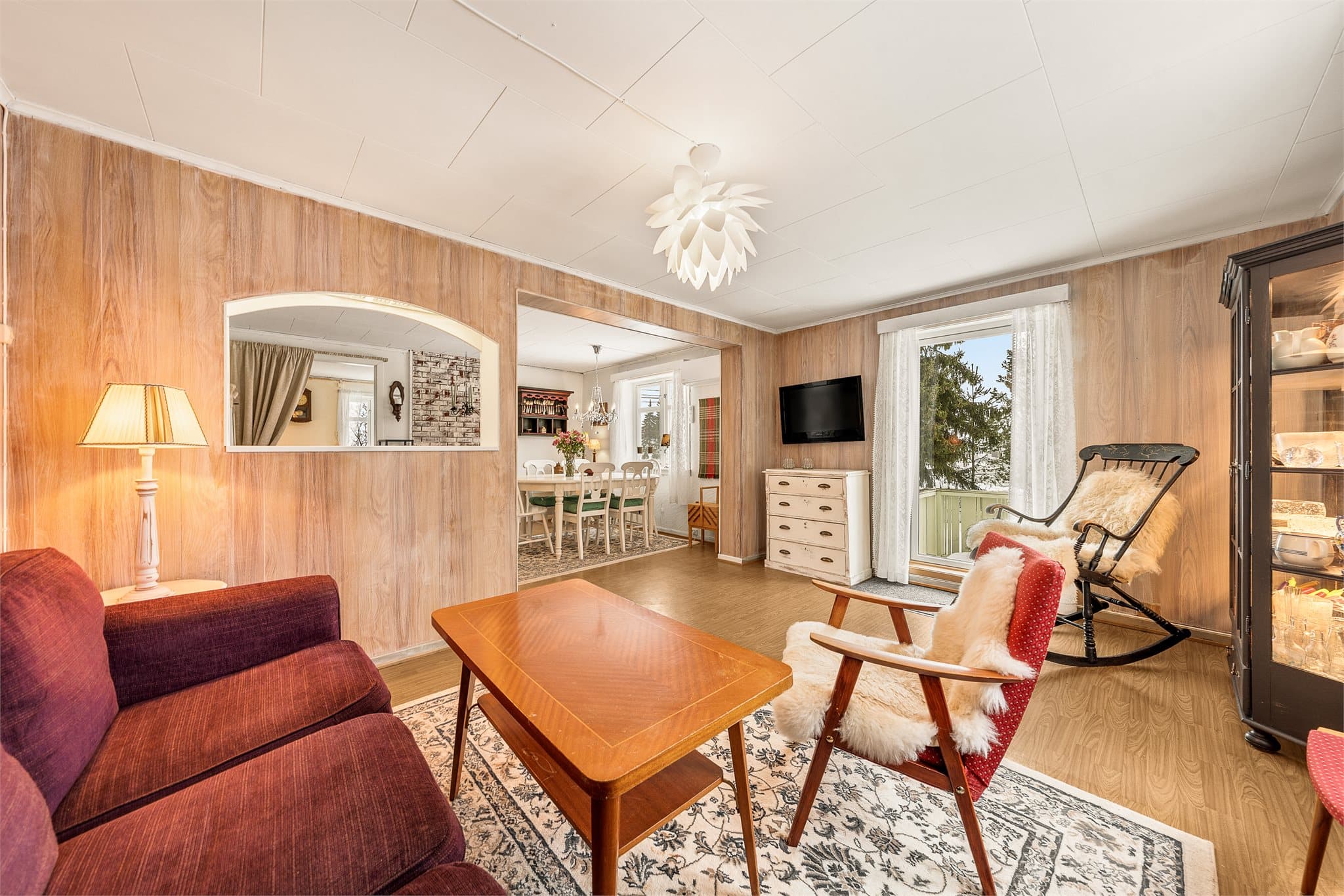 Fra stuen er det utgang til veranda.