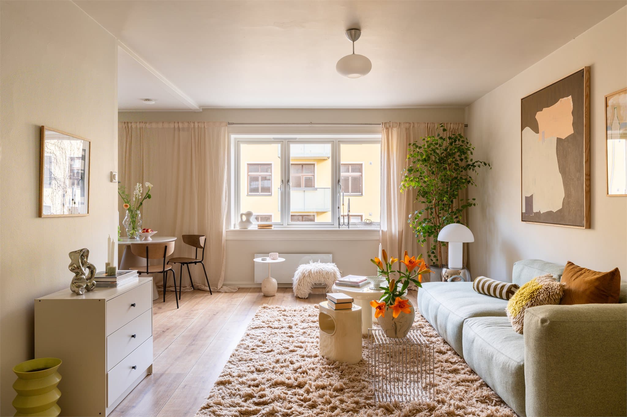 Anya Martinsen v. Emera Eiendomsmegling ønsker velkommen til Haarklous plass 19!