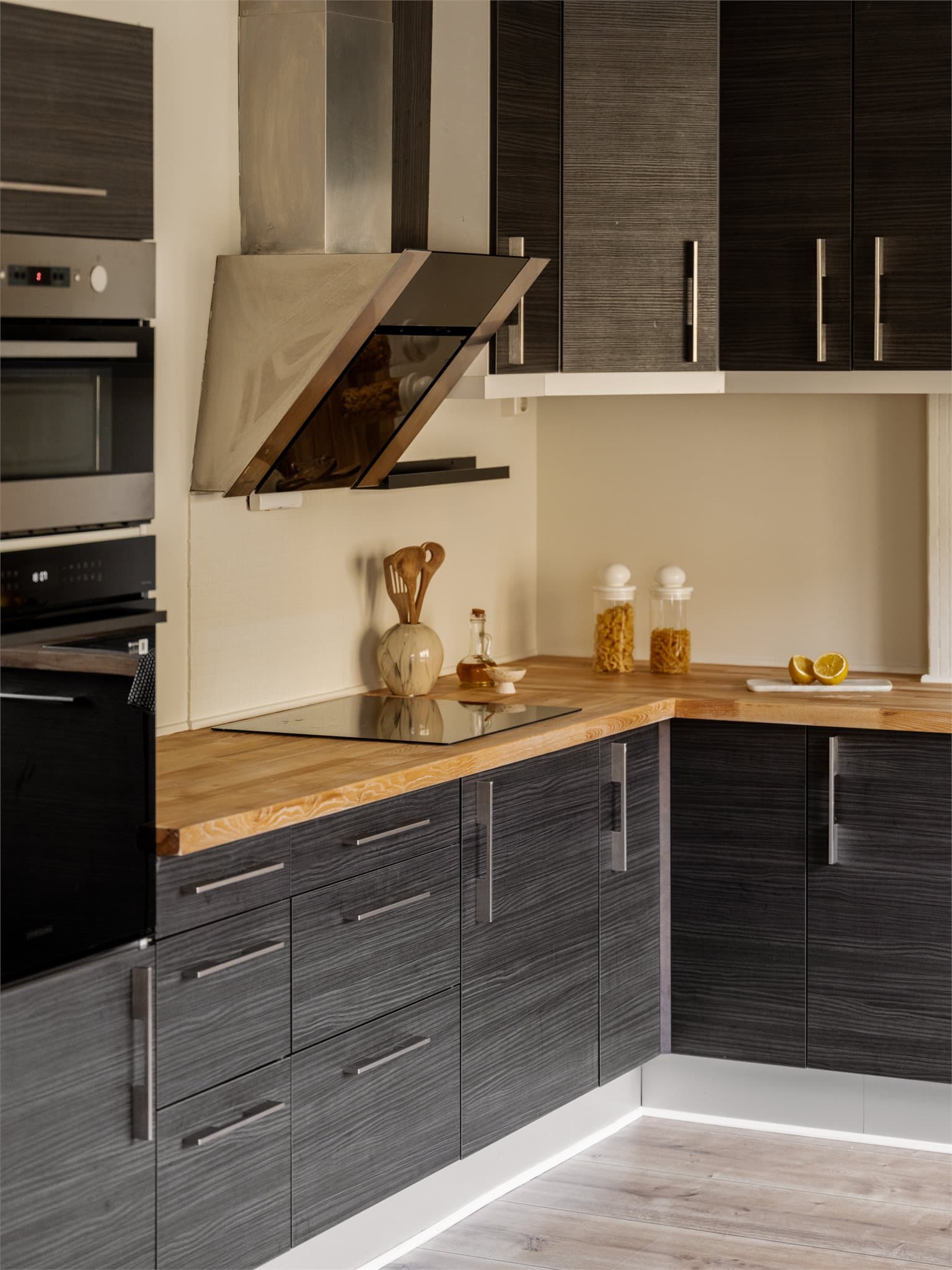 Ventilator sørger for god ventilasjon ved matlaging.