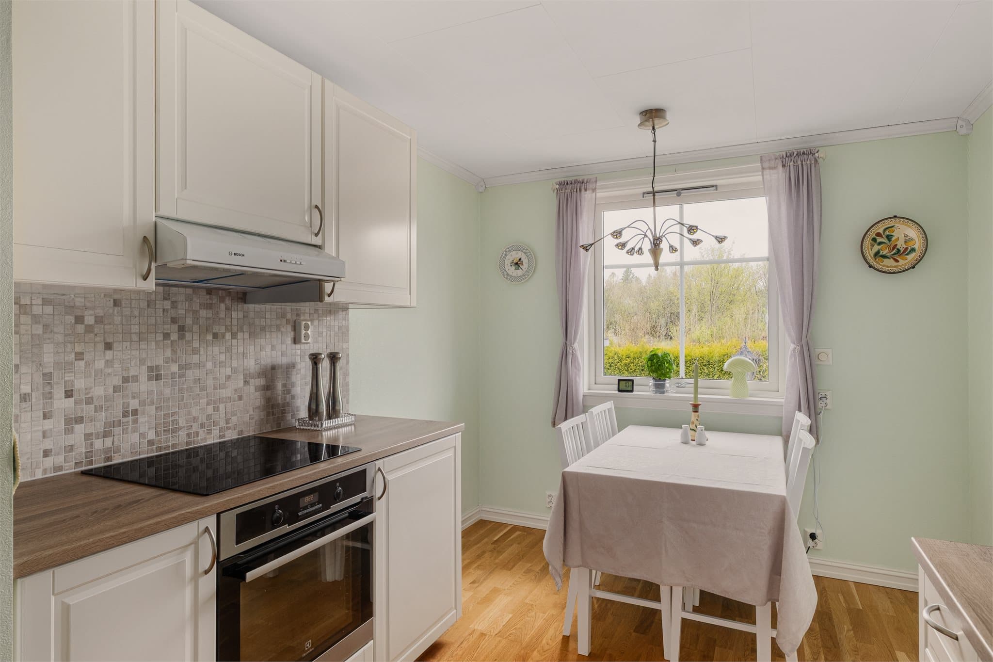 - Kjøkkenet måler 16m² -
