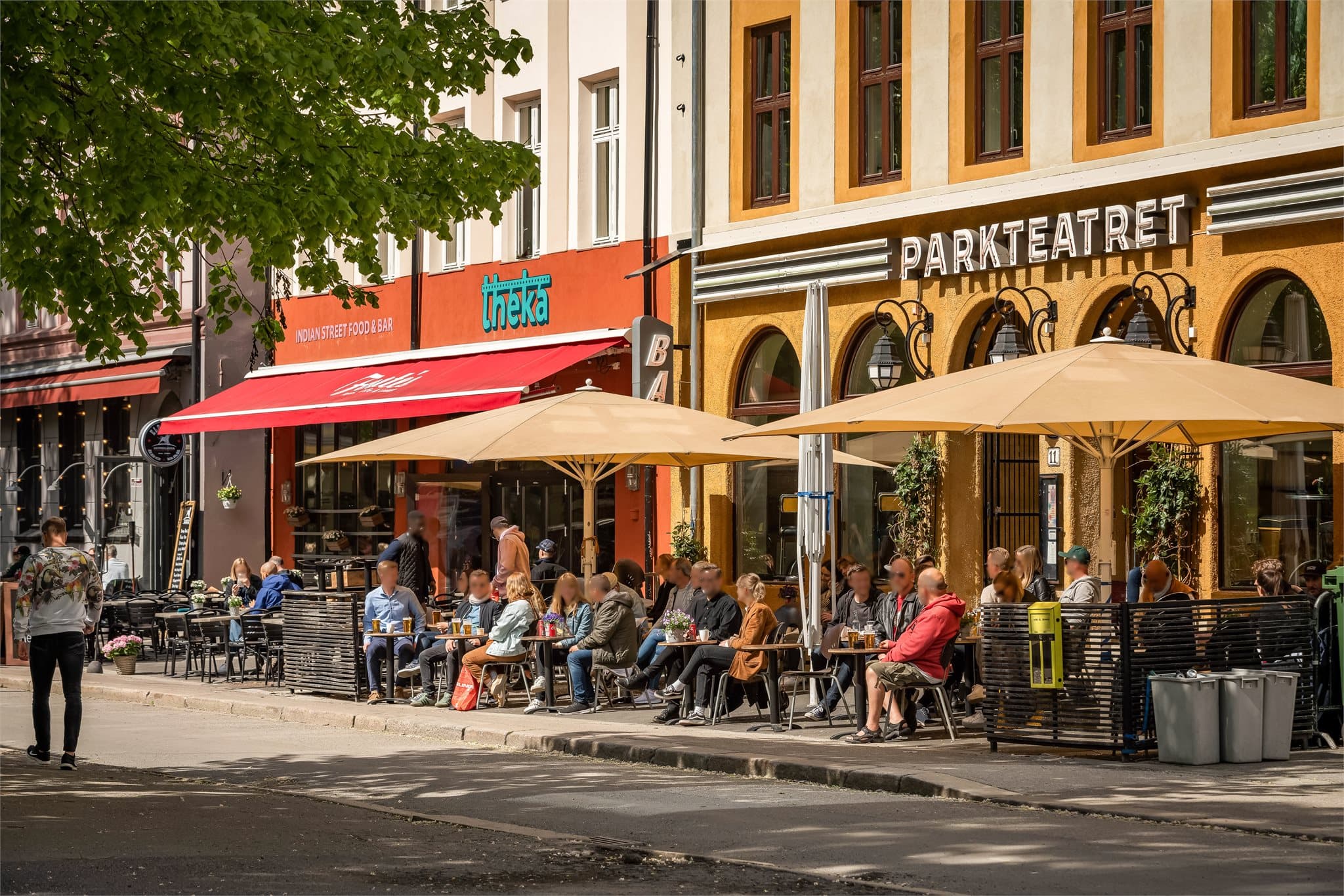 Grünerløkka ligger kort vei unna og byr på et levende bymiljø med hyggelige kaféer, populære restauranter, småbutikker og urbane møteplasser.