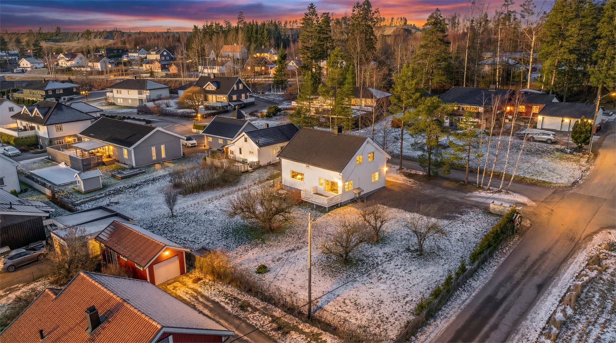 Innholdsrik enebolig med tilhørende fradelt tomt