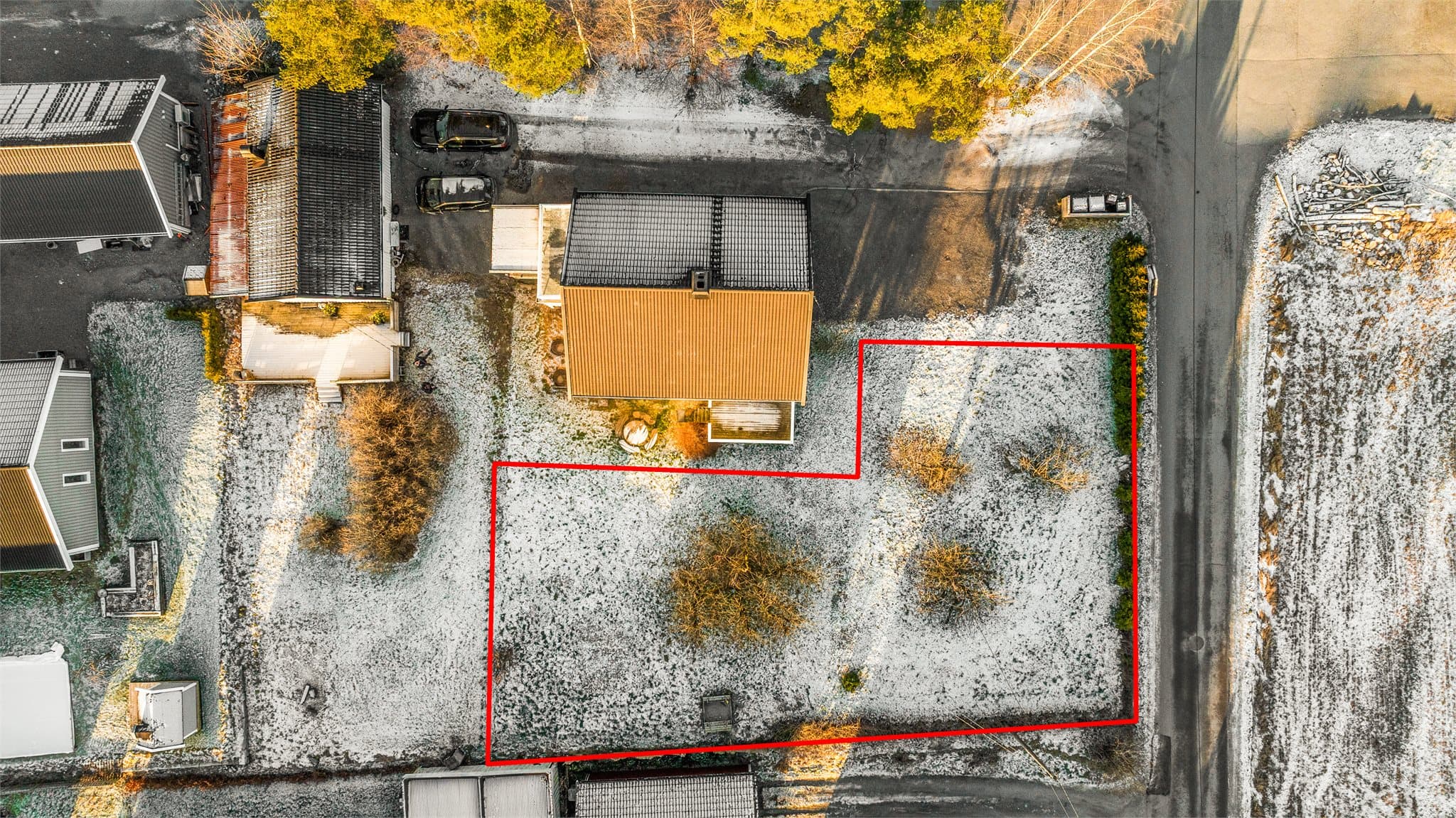 Fradelt tomt med eget bruksnummer medfølger