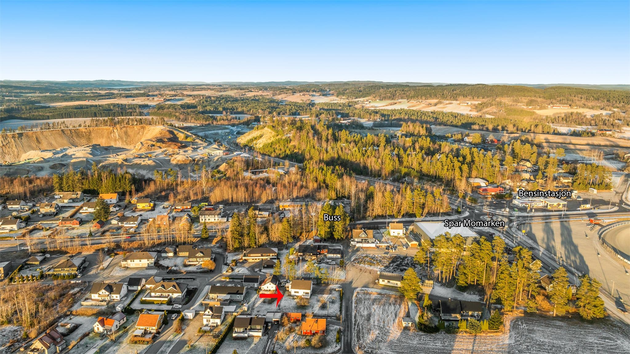 Umiddelbar nærhet til bussholdeplass og dagligvarebutikk