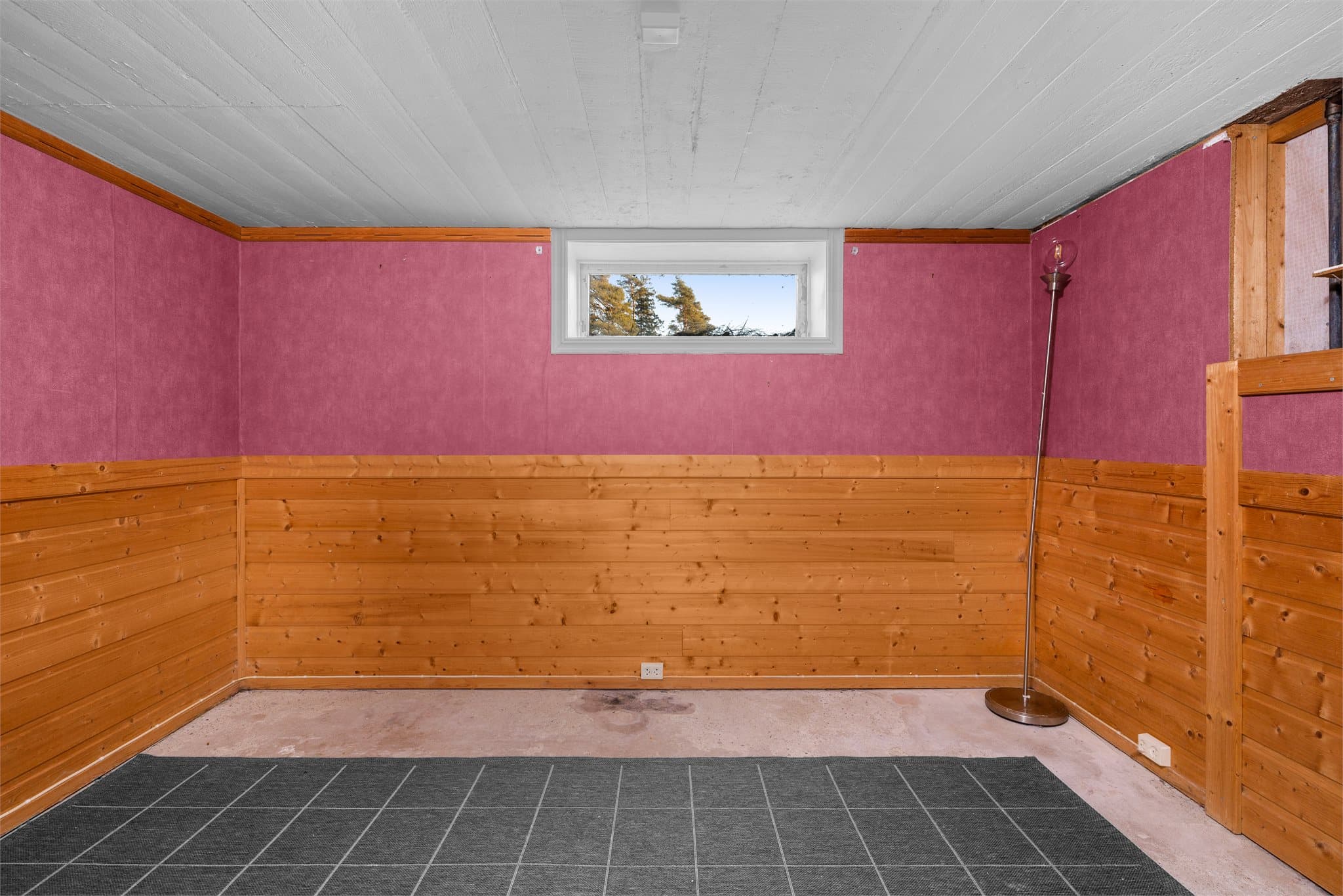 Disponibelt rom i kjeller. Disponibelt rom i kjeller. Rommet oppfyller ikke krav til varig opphold