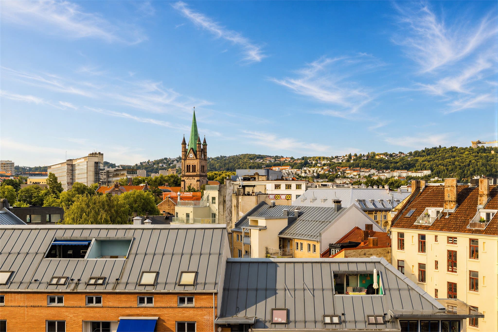 Flott utsikt fra felles takterrasse - AI redigert vær