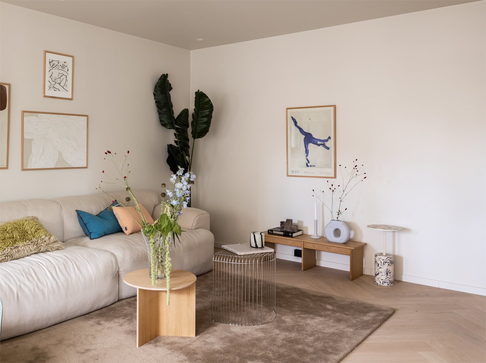 I hjørnet bak planten er det mulighet for å sette inn peis om ønsket.