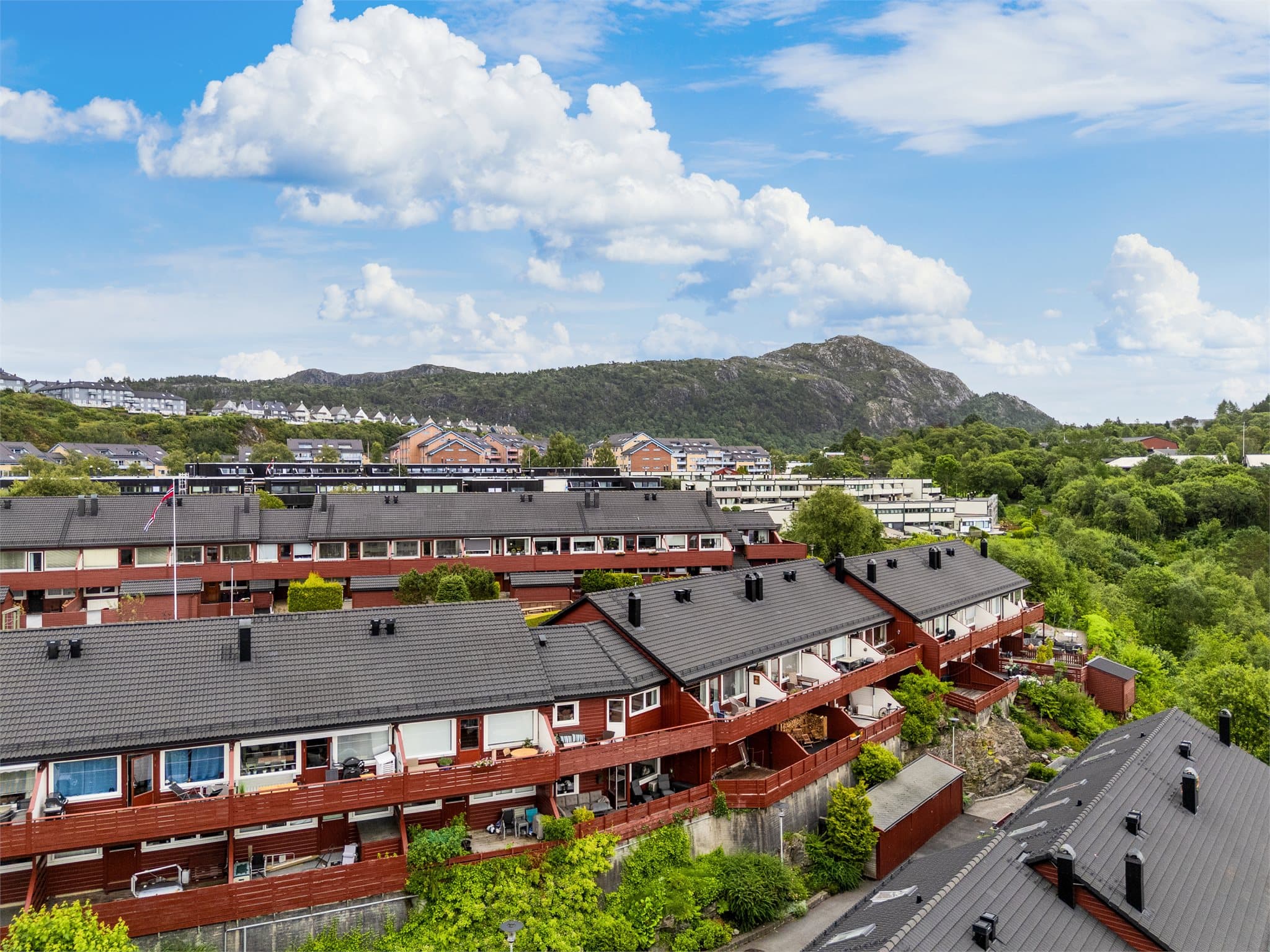 - Her bosetter du deg i veletablert borettslag med hyggelige naboer -
