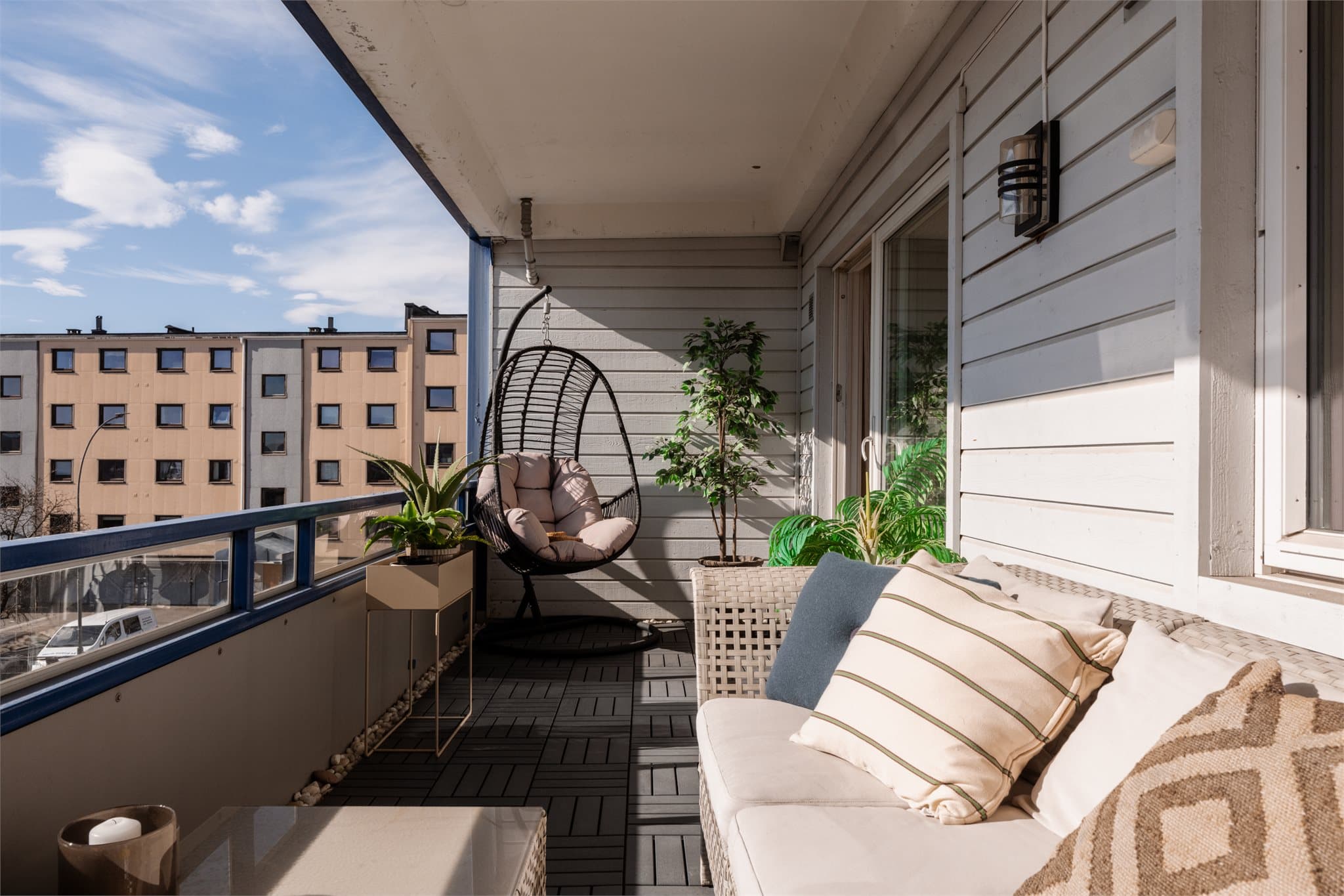 Her får dere gode solforhold og plass til en gjest eller fem.