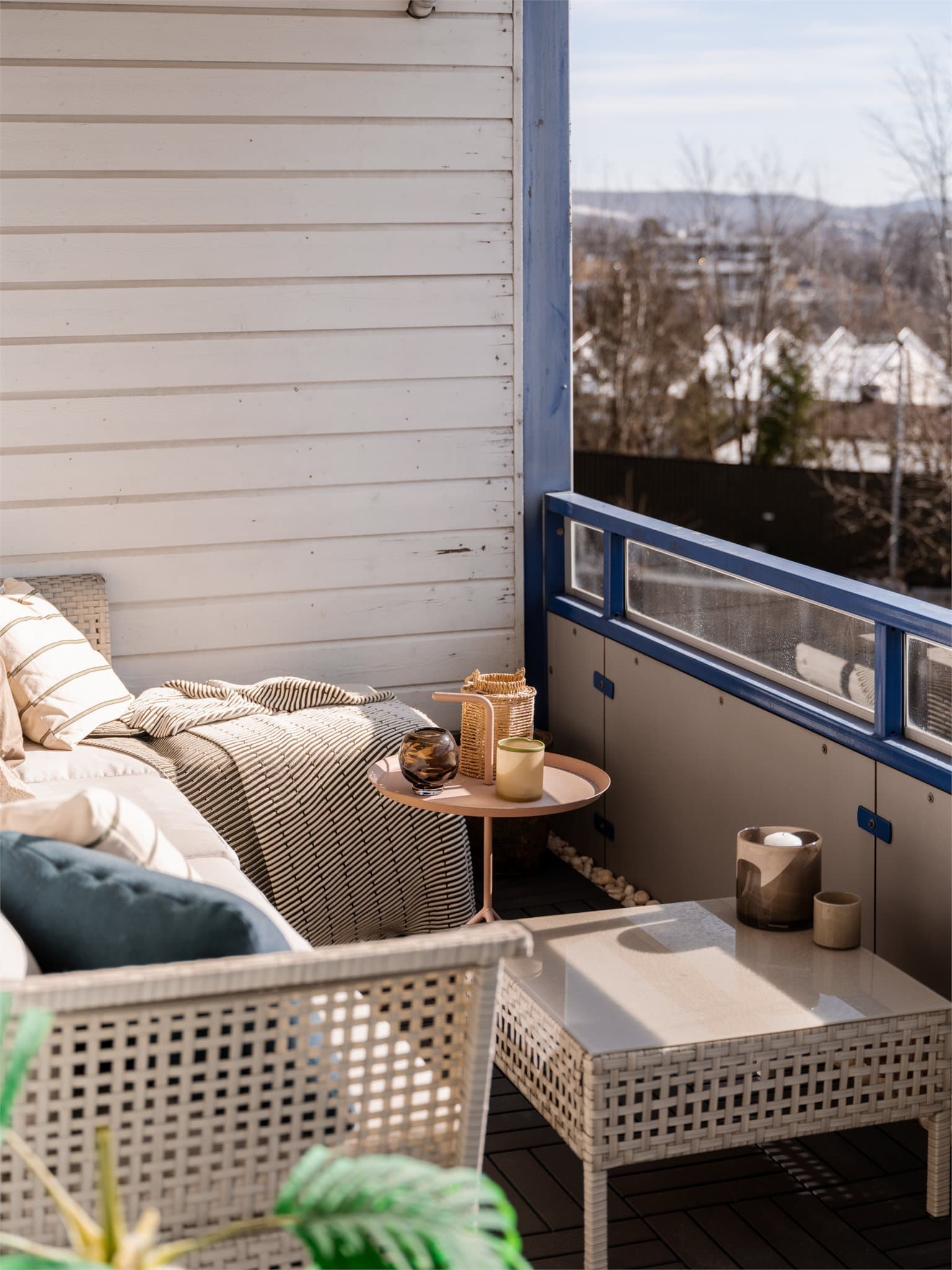 Detaljer fra solveggen.