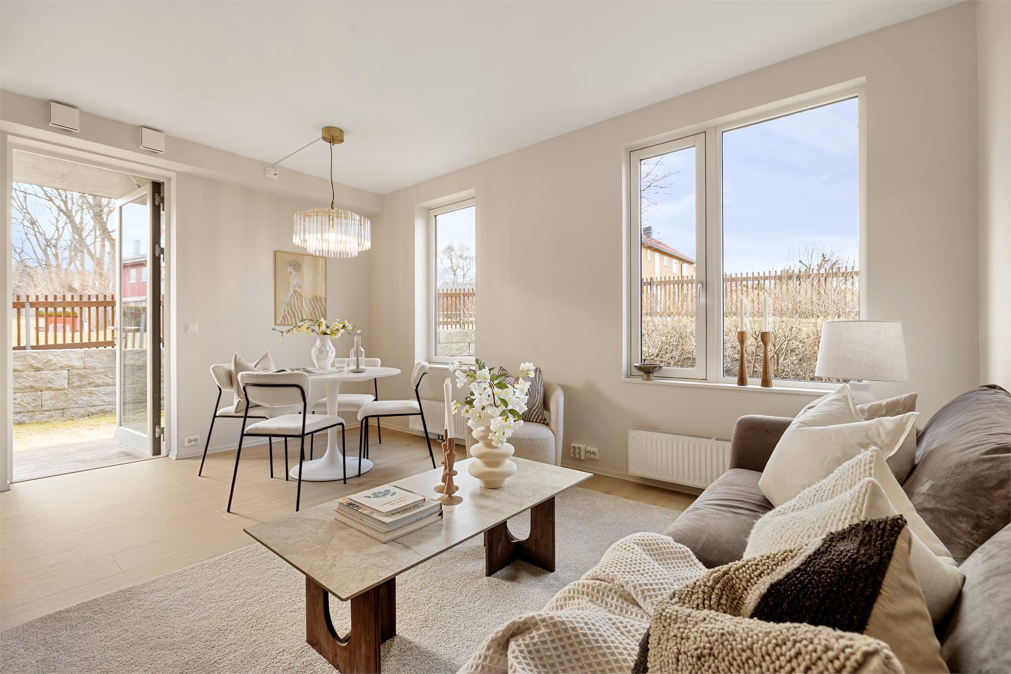 Dette er en lekker og moderne 3-roms hjørneleilighet med sørvestvendt terrasse.