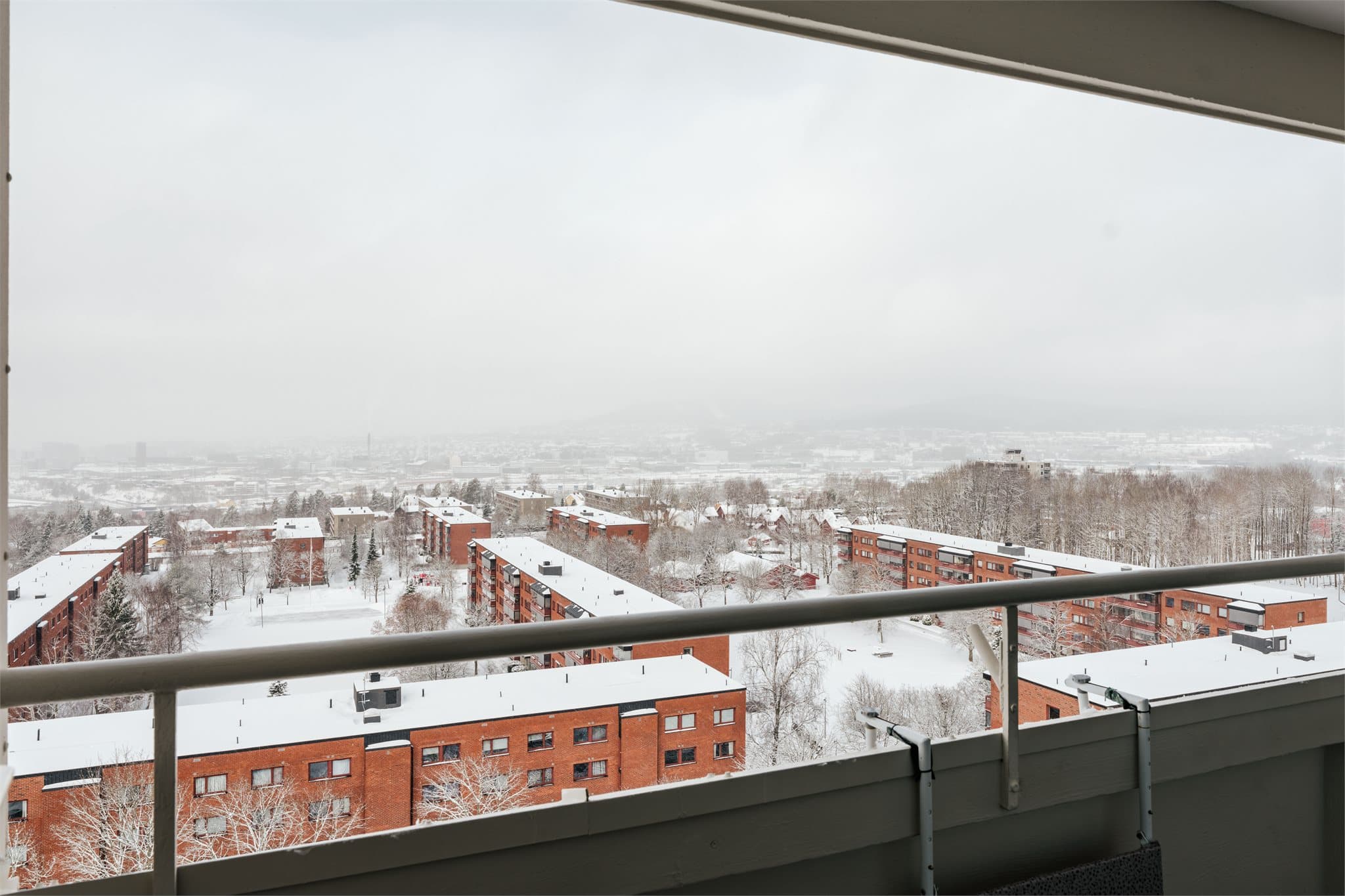 Herfra kan du nyte utsikten over store deler av byen.