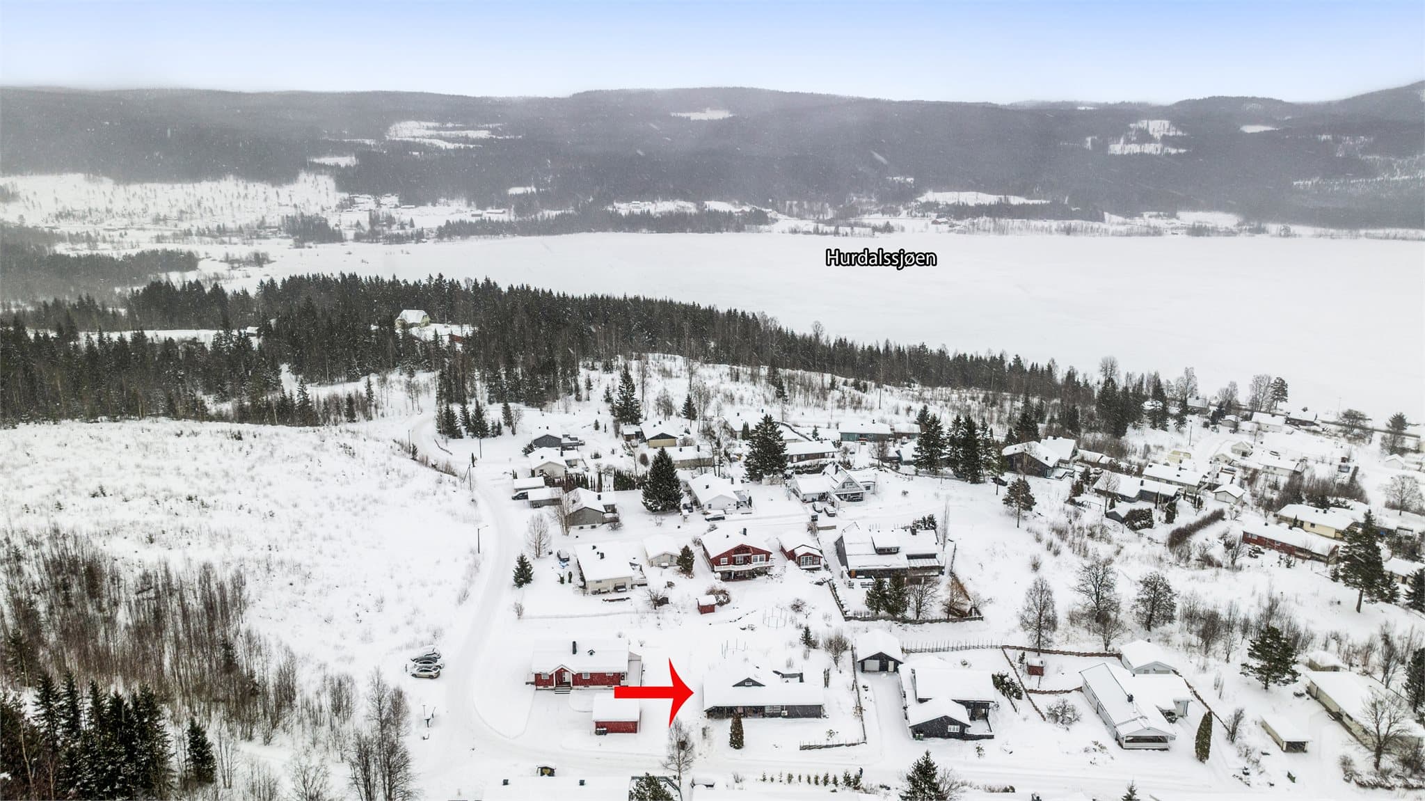 En perfekt bolig for deg som ønsker en familievennlig bolig og et mangfold av friluftsmuligheter rett utenfor døra.