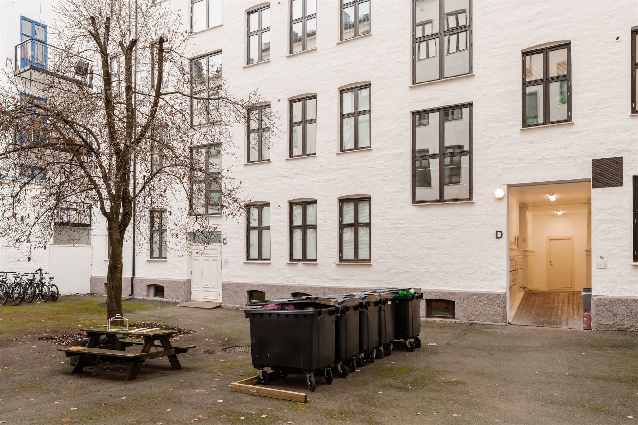 Leiligheten ligger midt i smørøyet på Fredensborg i et veletablert boligområde.