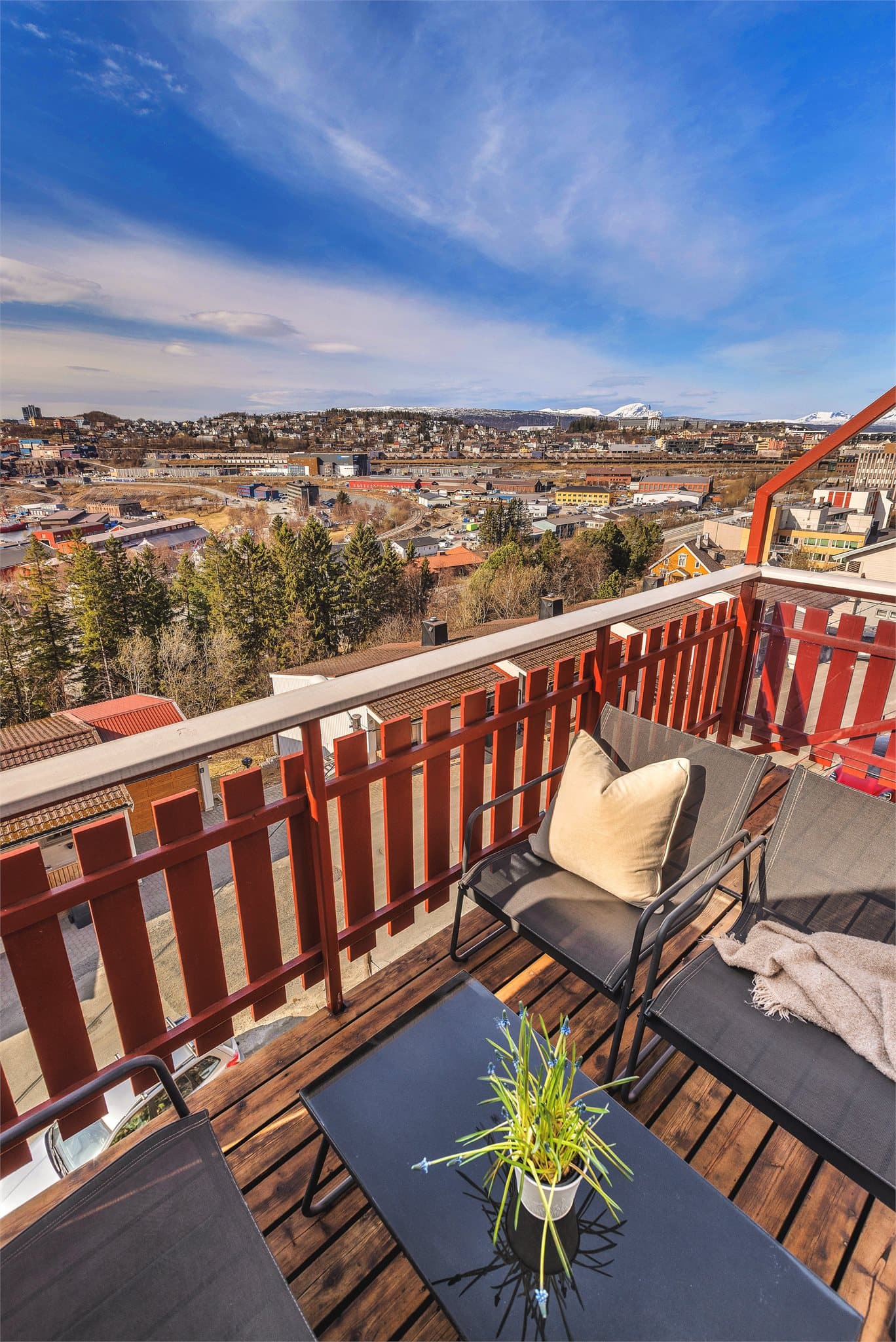 Her kan du sitte ute lange og varme sommerdager!