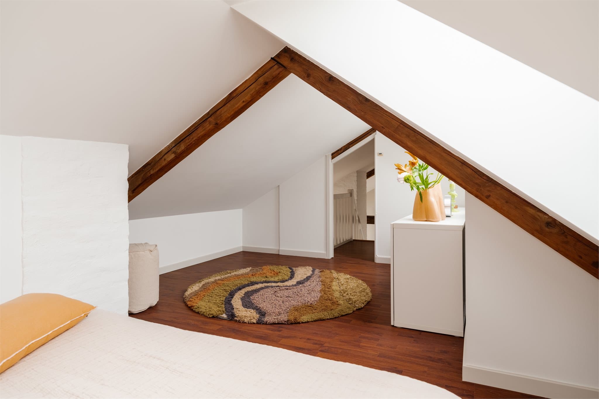 Et fleksibelt areal som kan innredes etter behov, enten som ekstra soveplass, hjemmekontor eller en skjermet oppholdssone.