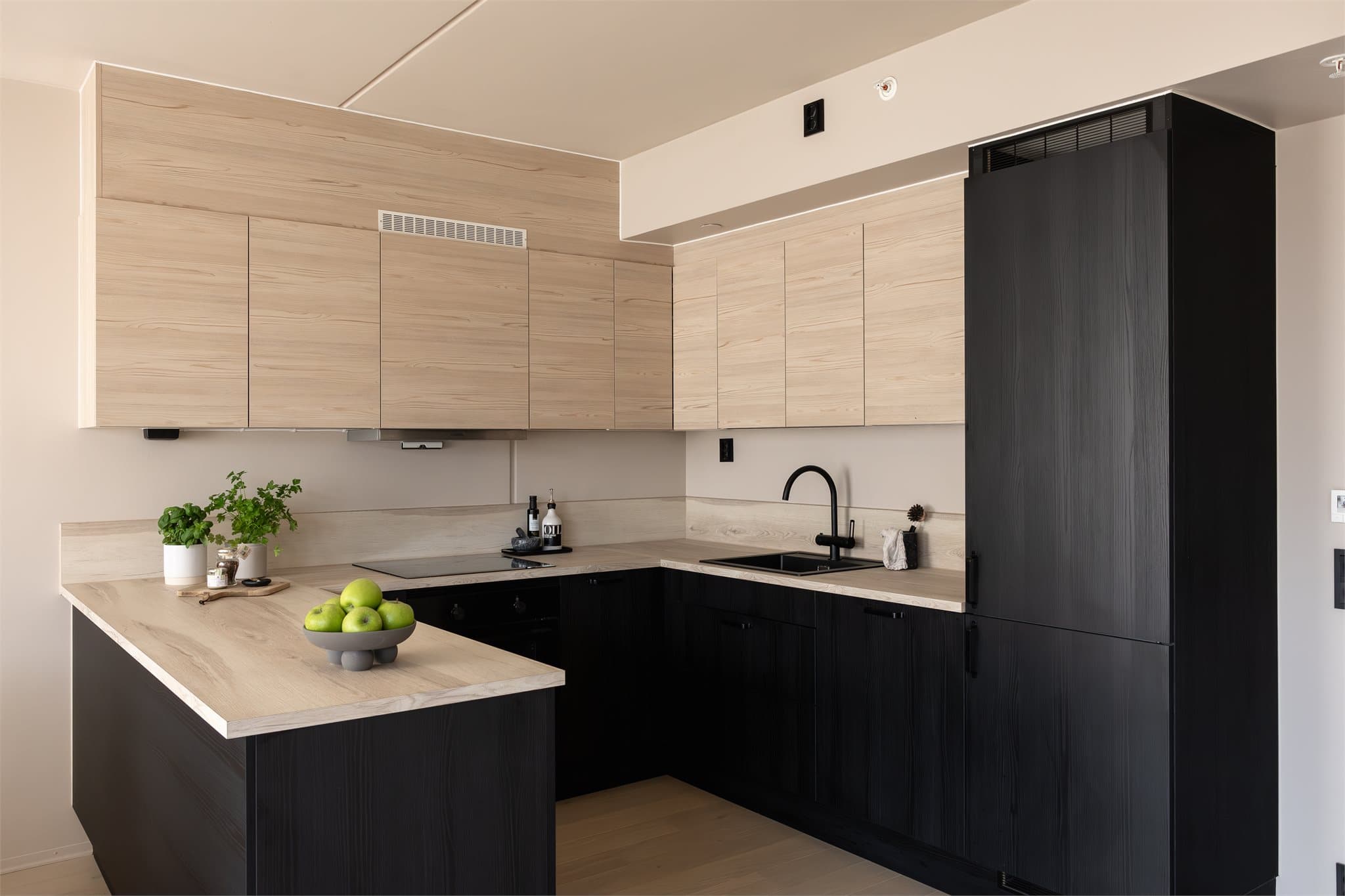 Åpen og sosial kjøkkenløsning.