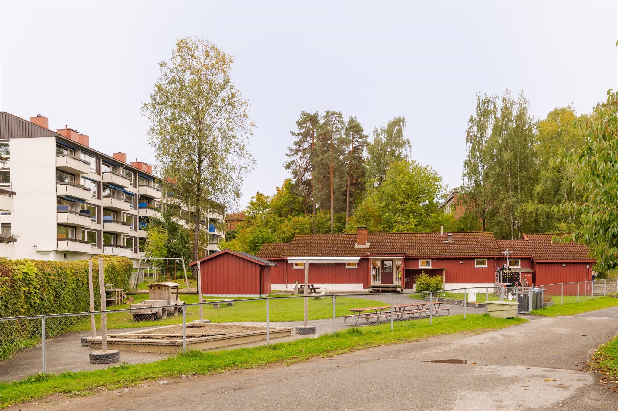 Kløverenga barnehage ligger cirka 300 meter fra leiligheten.
