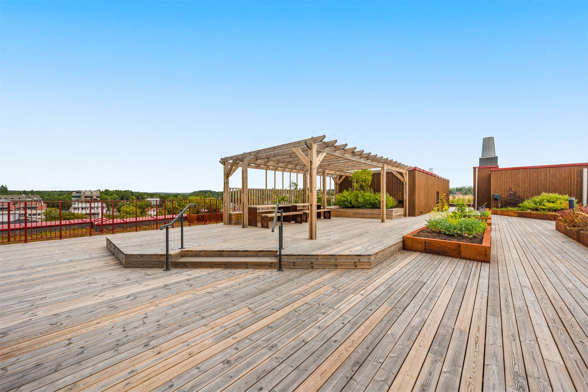 Sameiet har en stor og meget pent opparbeidet felles takterrasse