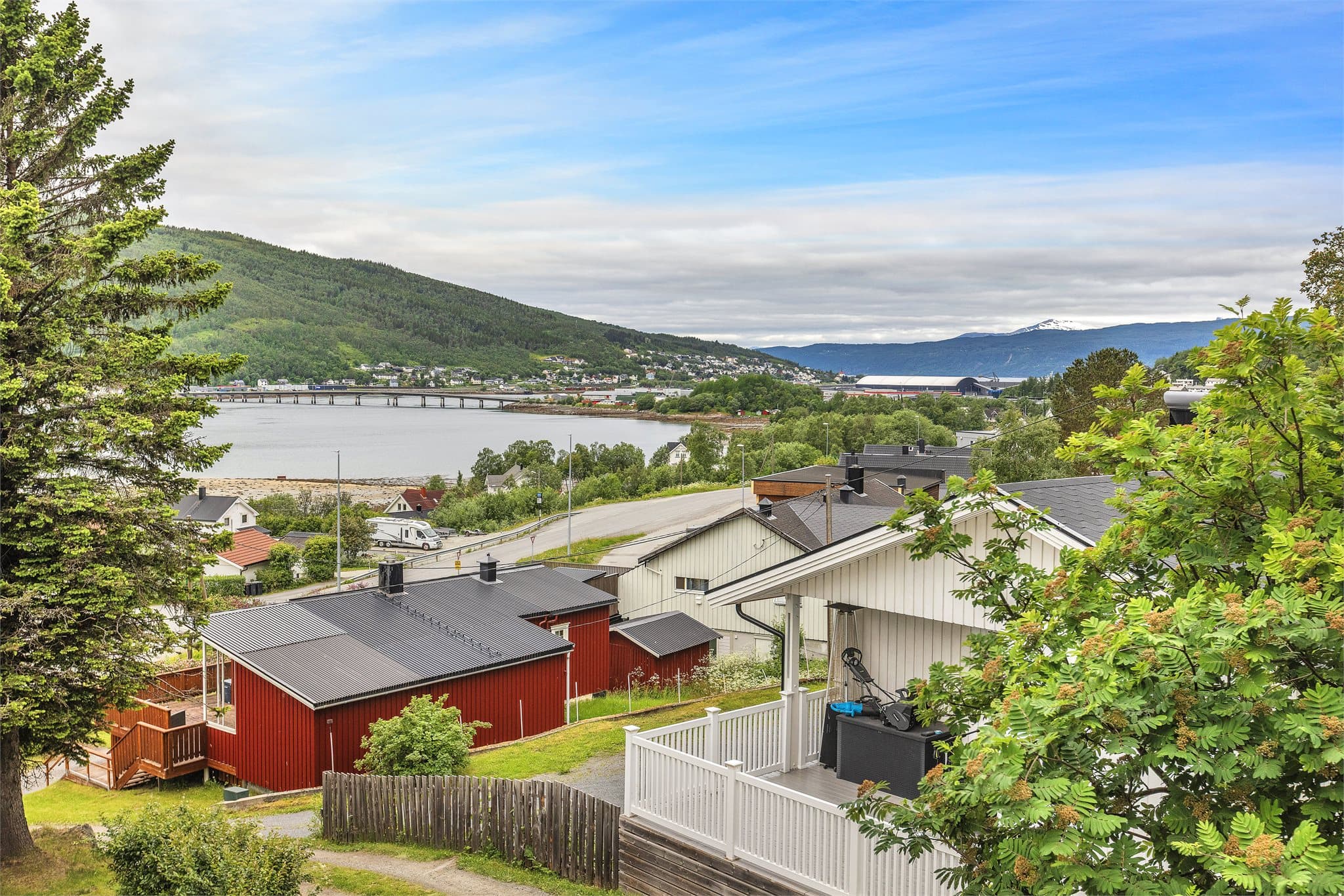 Utsikt mot Beisfjordbrua og innover mot Narvik.
