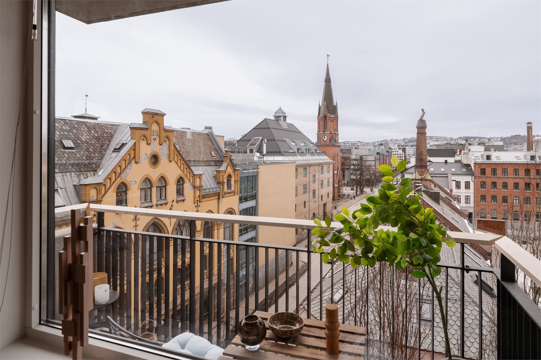 I tillegg til egen balkong borettslaget en felles takterrasse.